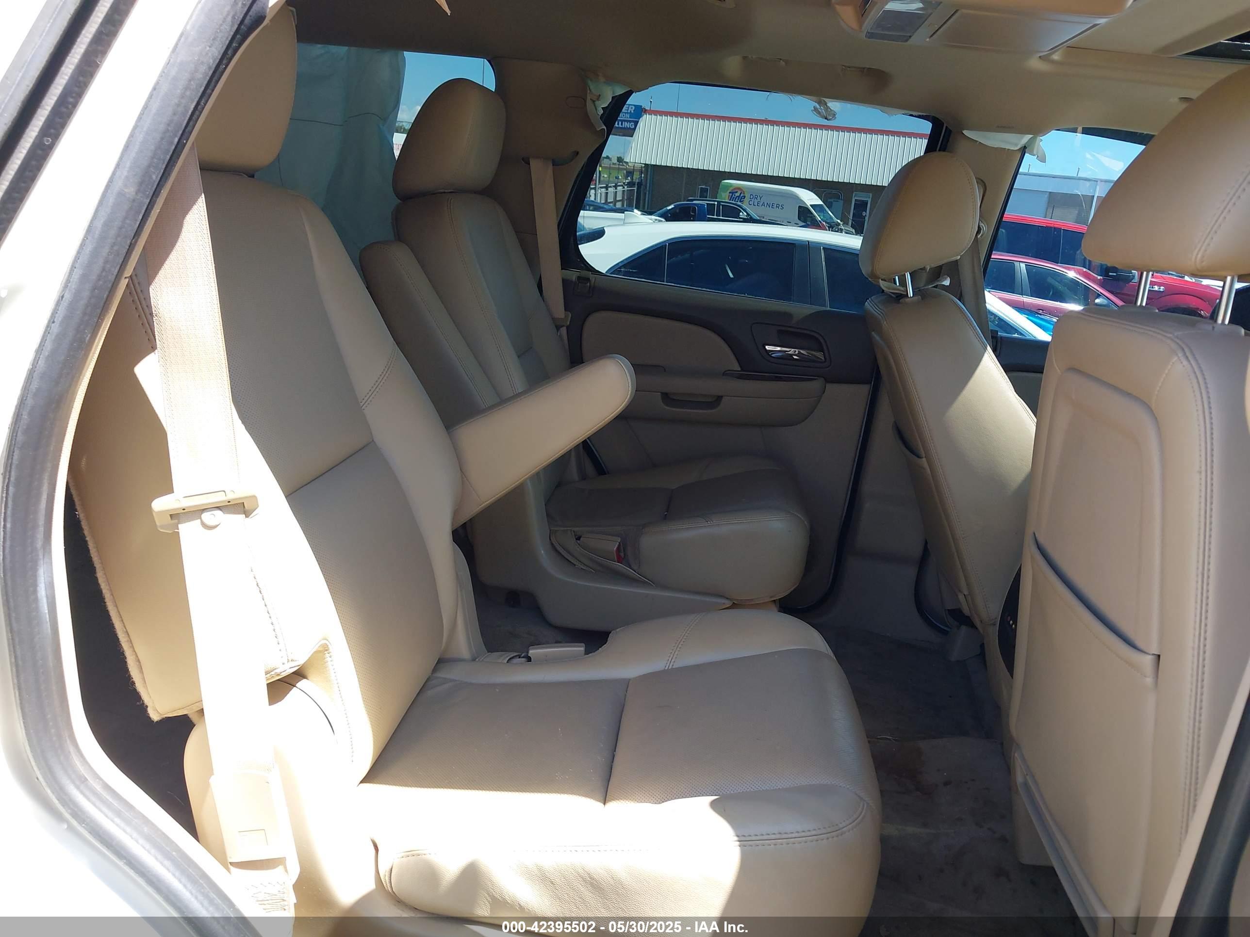 CHEVROLET TAHOE image 8