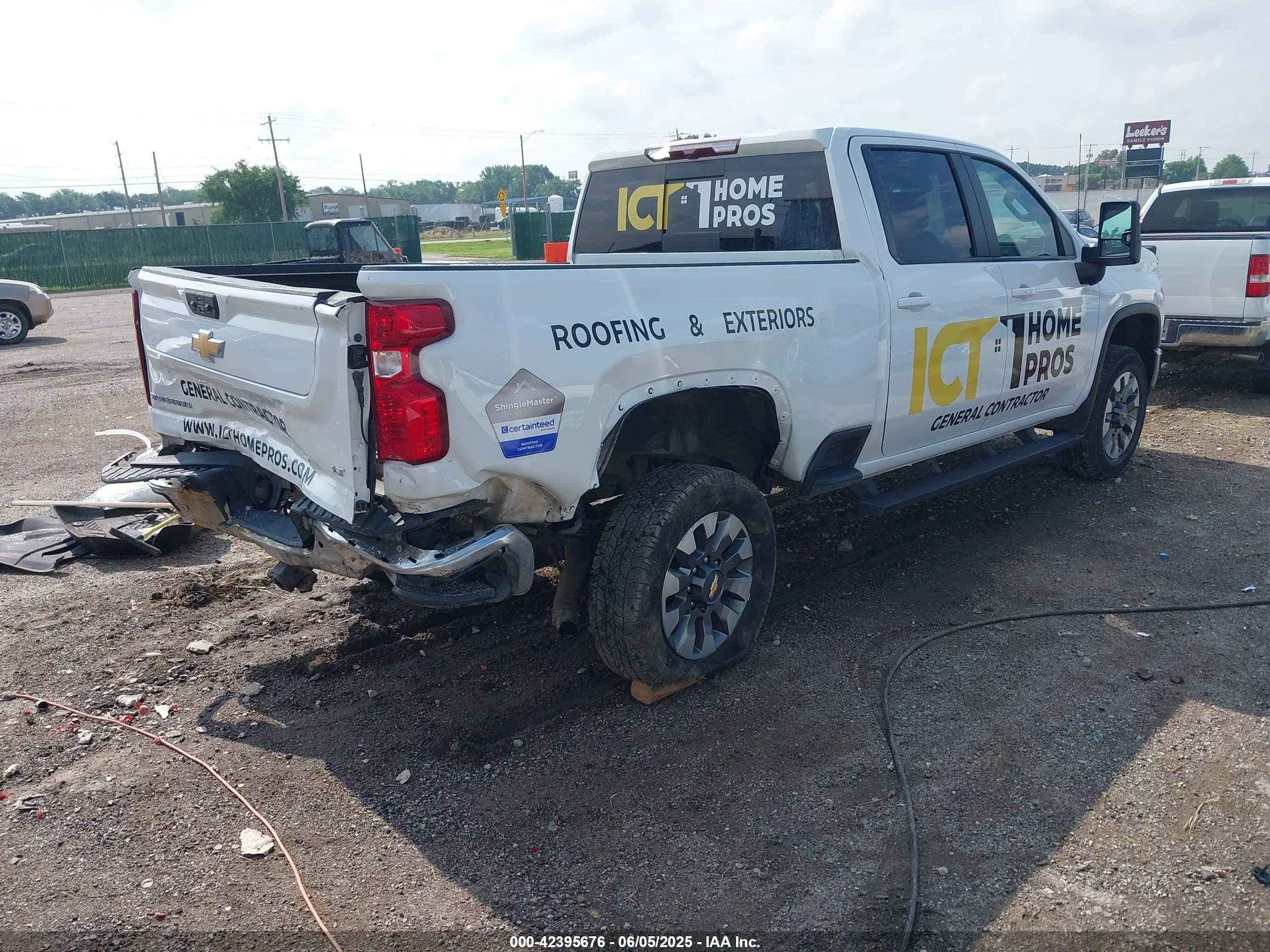 CHEVROLET SILVERADO image 4