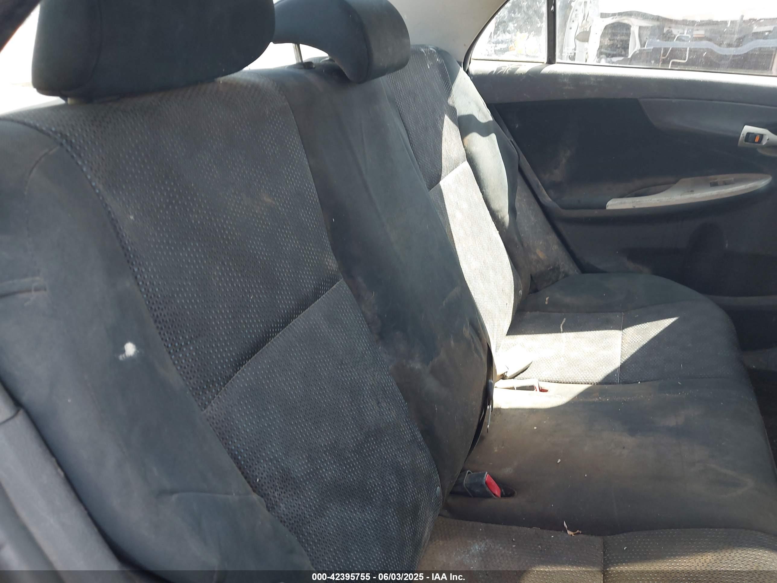 TOYOTA COROLLA image 8