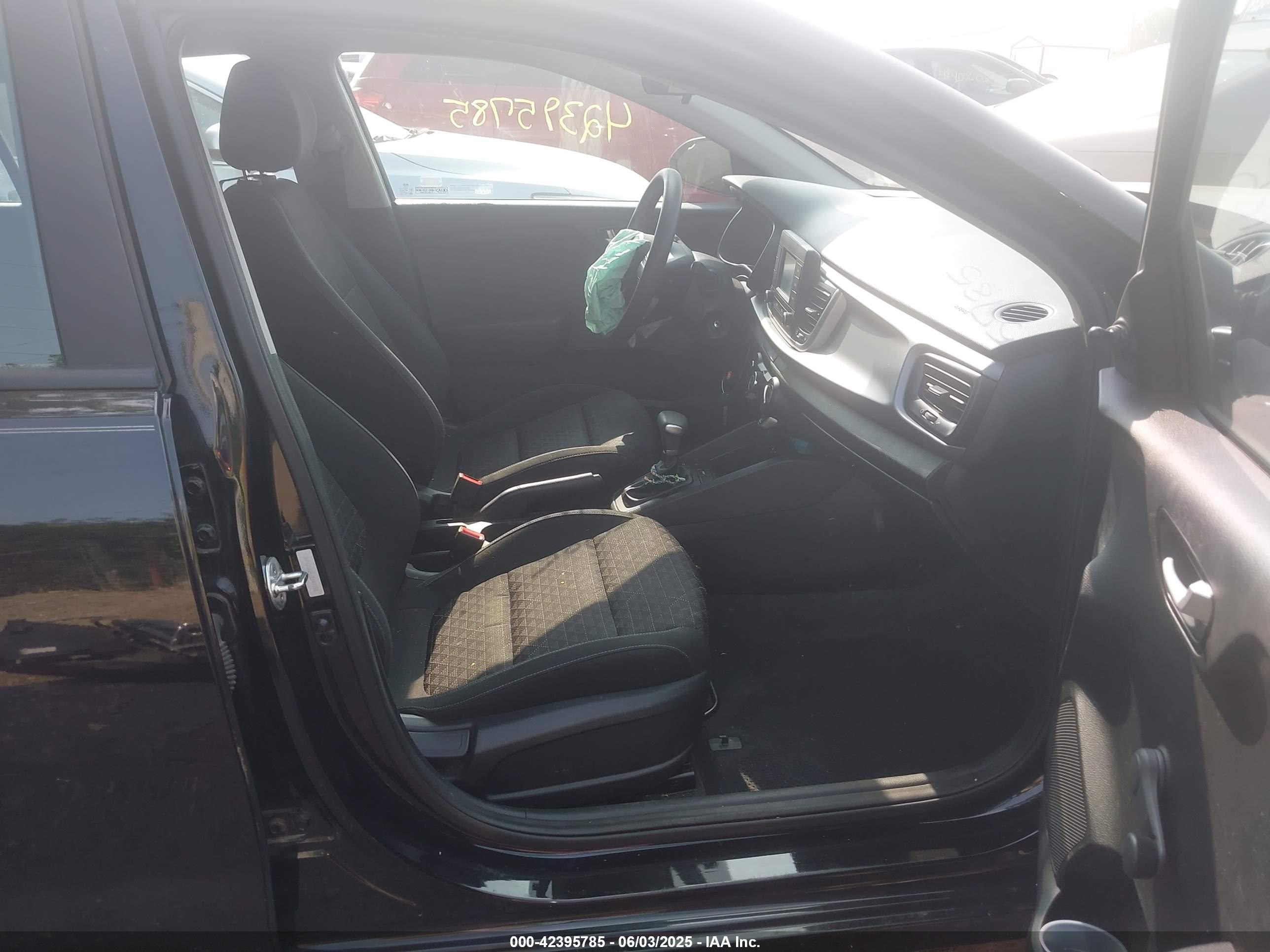 KIA RIO image 5