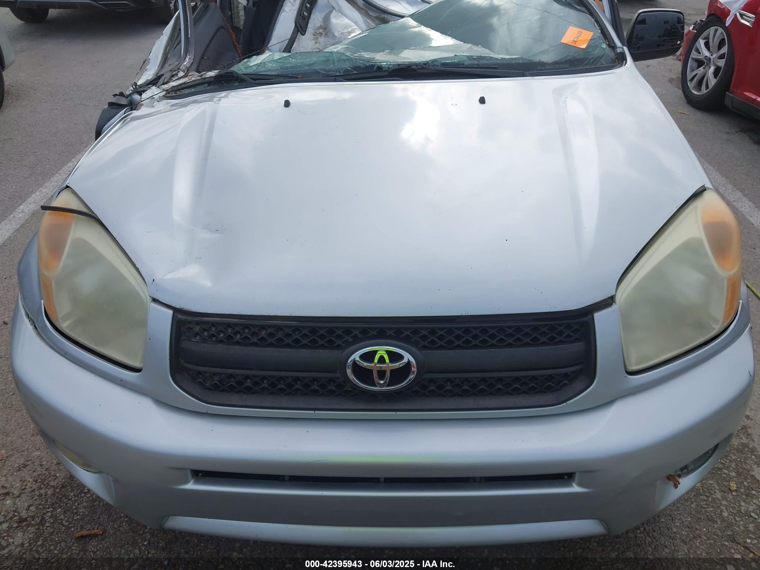 TOYOTA RAV4 image 10