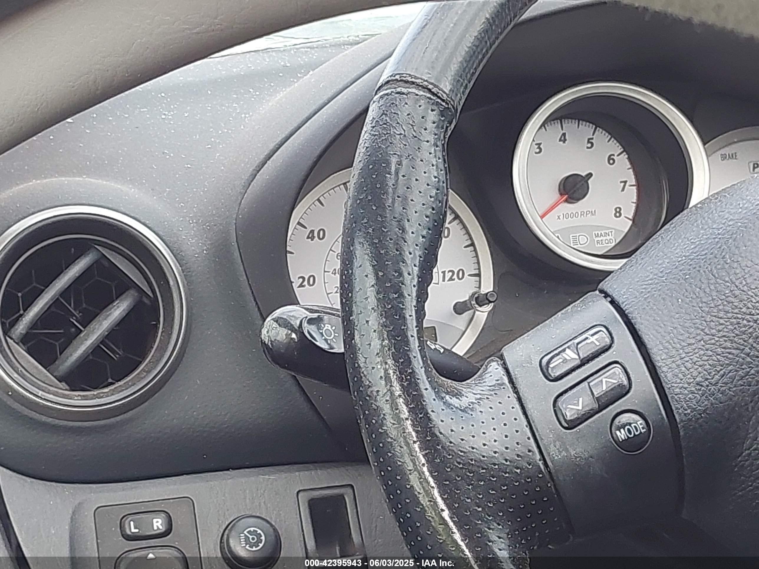 TOYOTA RAV4 image 7