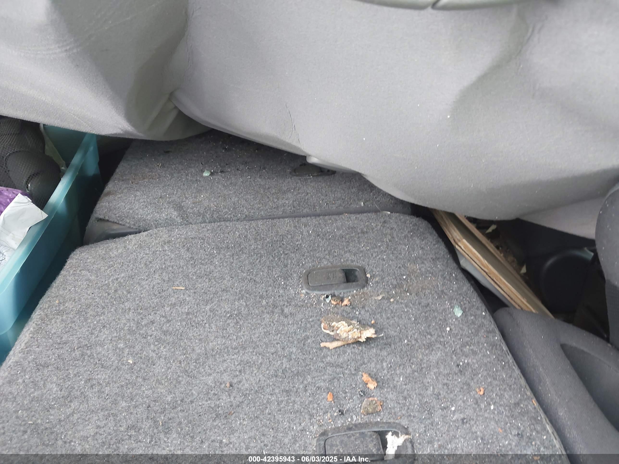 TOYOTA RAV4 image 8