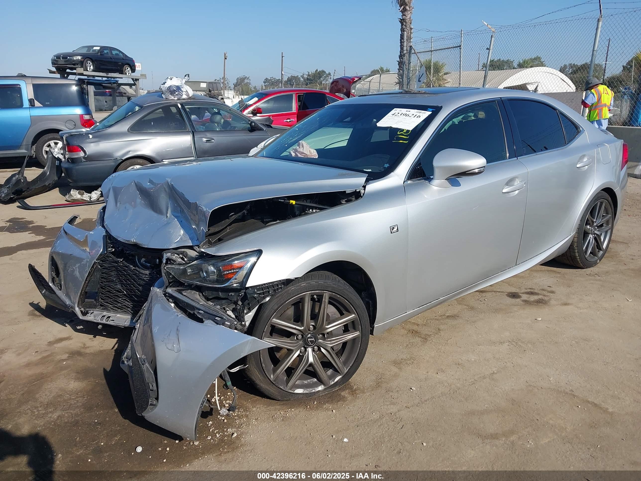 LEXUS IS image 2