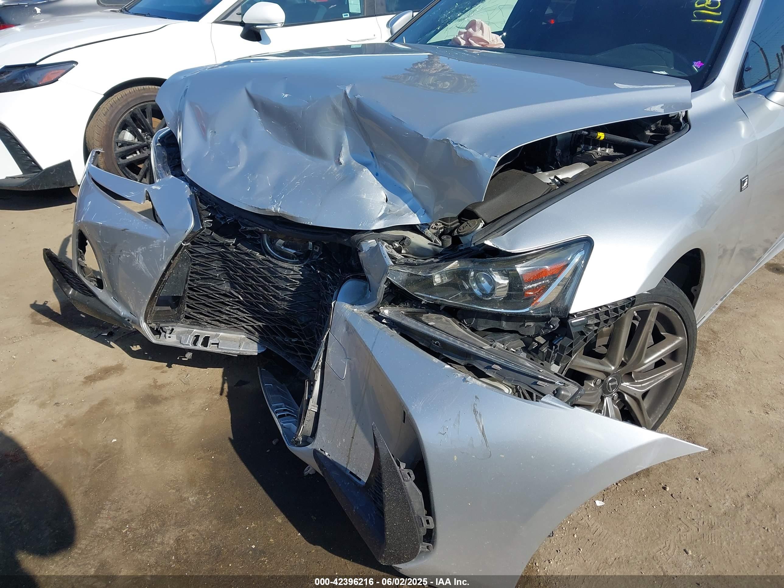 LEXUS IS image 6
