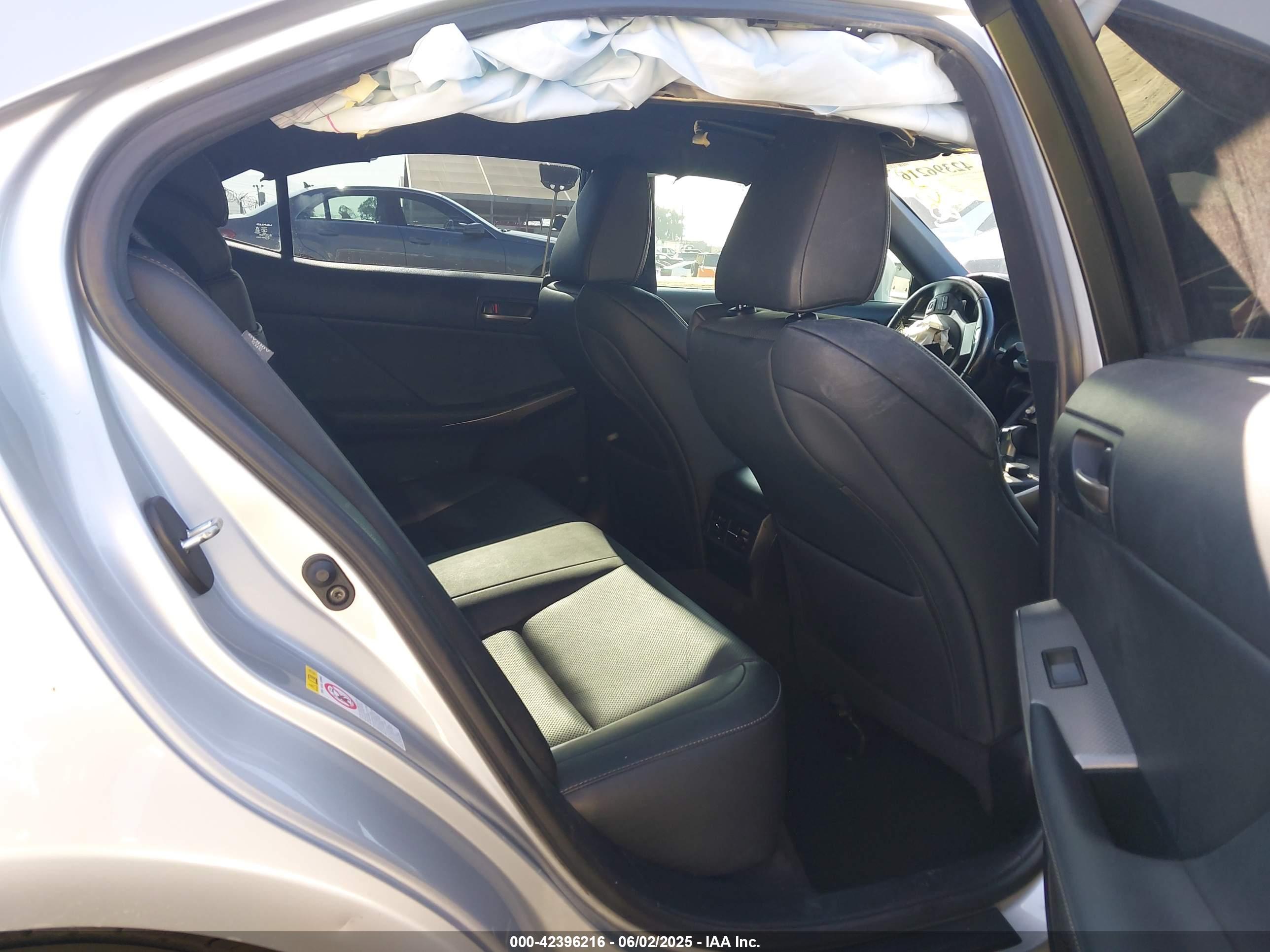 LEXUS IS image 8