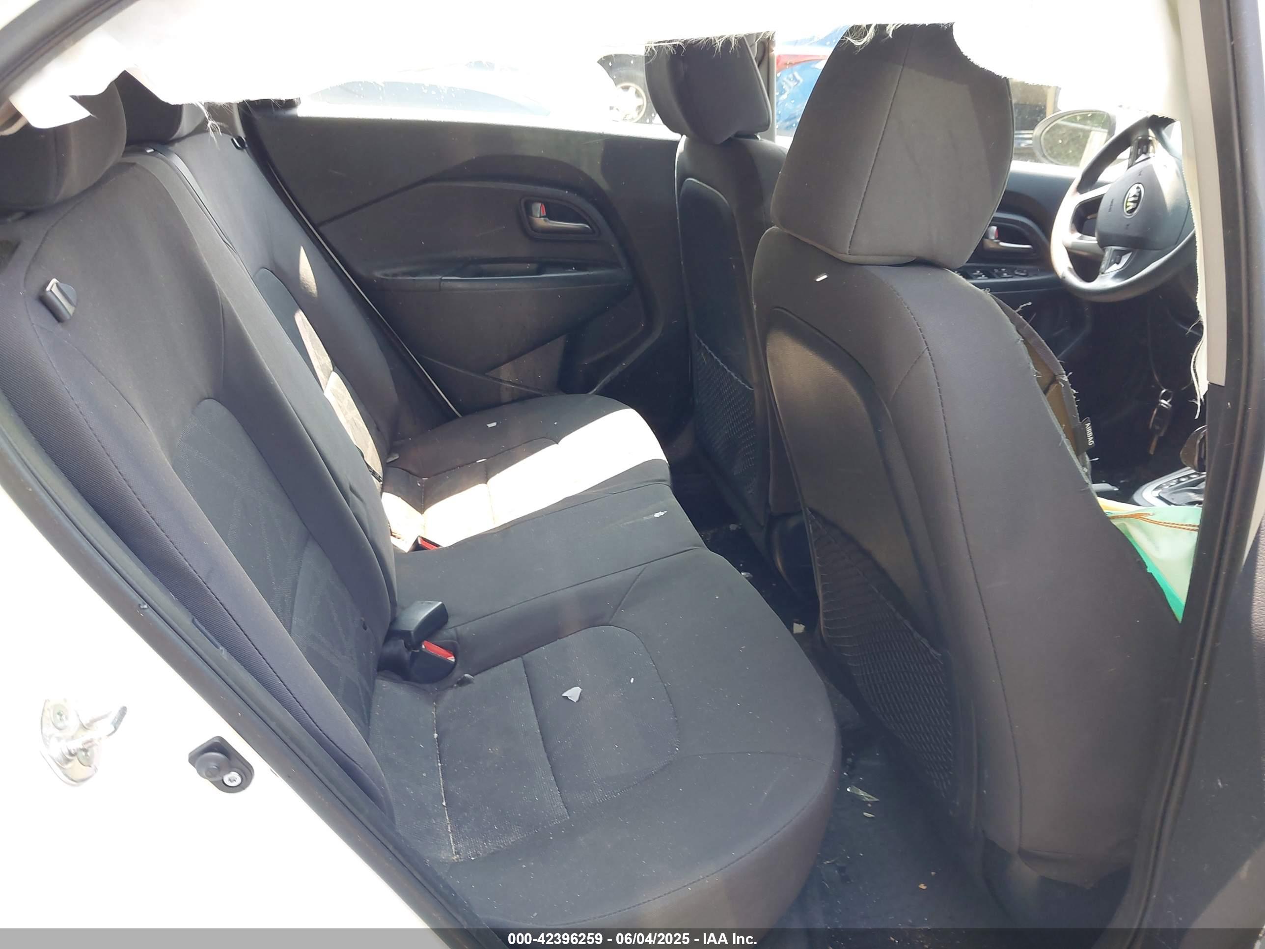 KIA RIO image 8