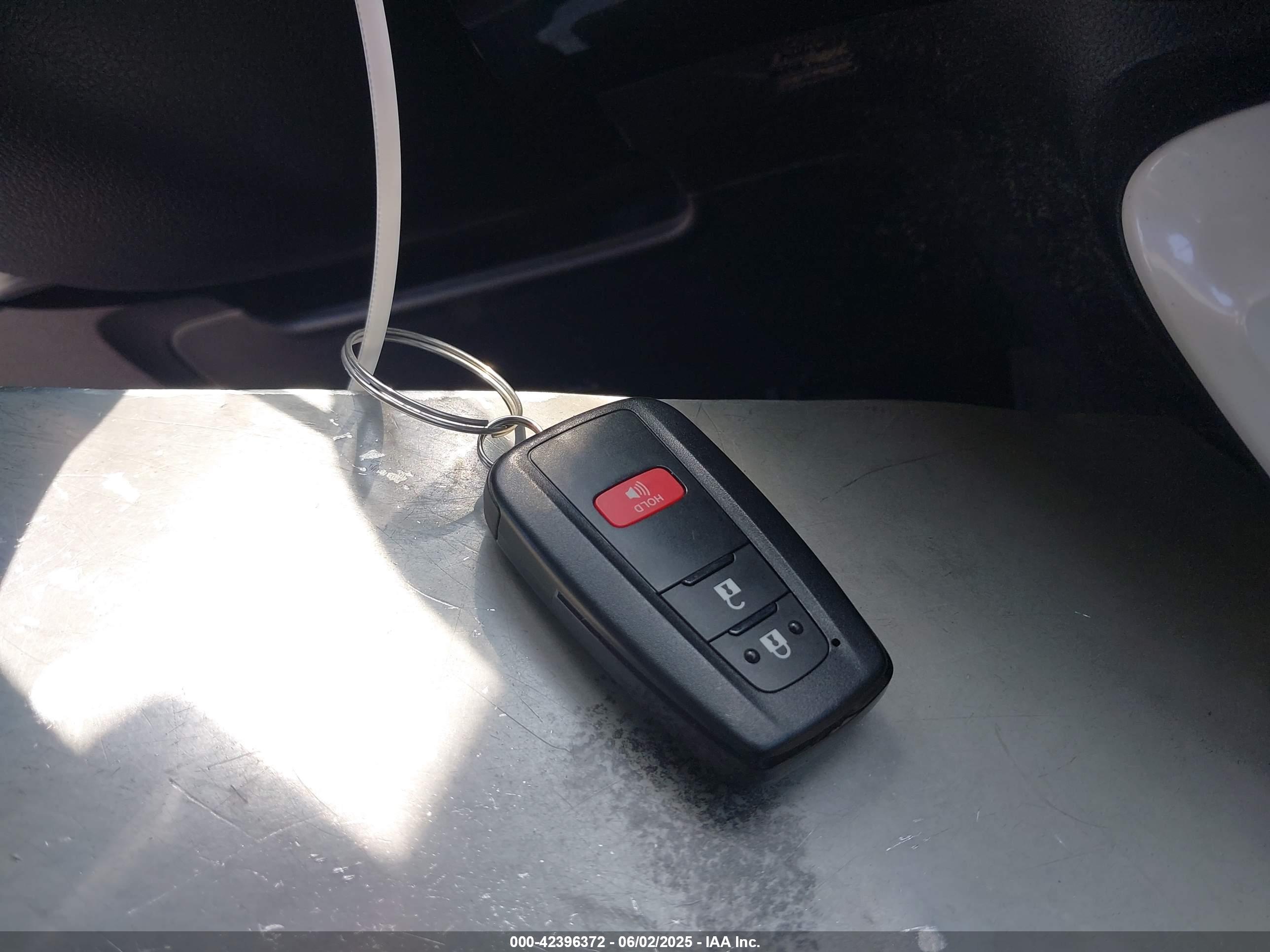 TOYOTA PRIUS image 11