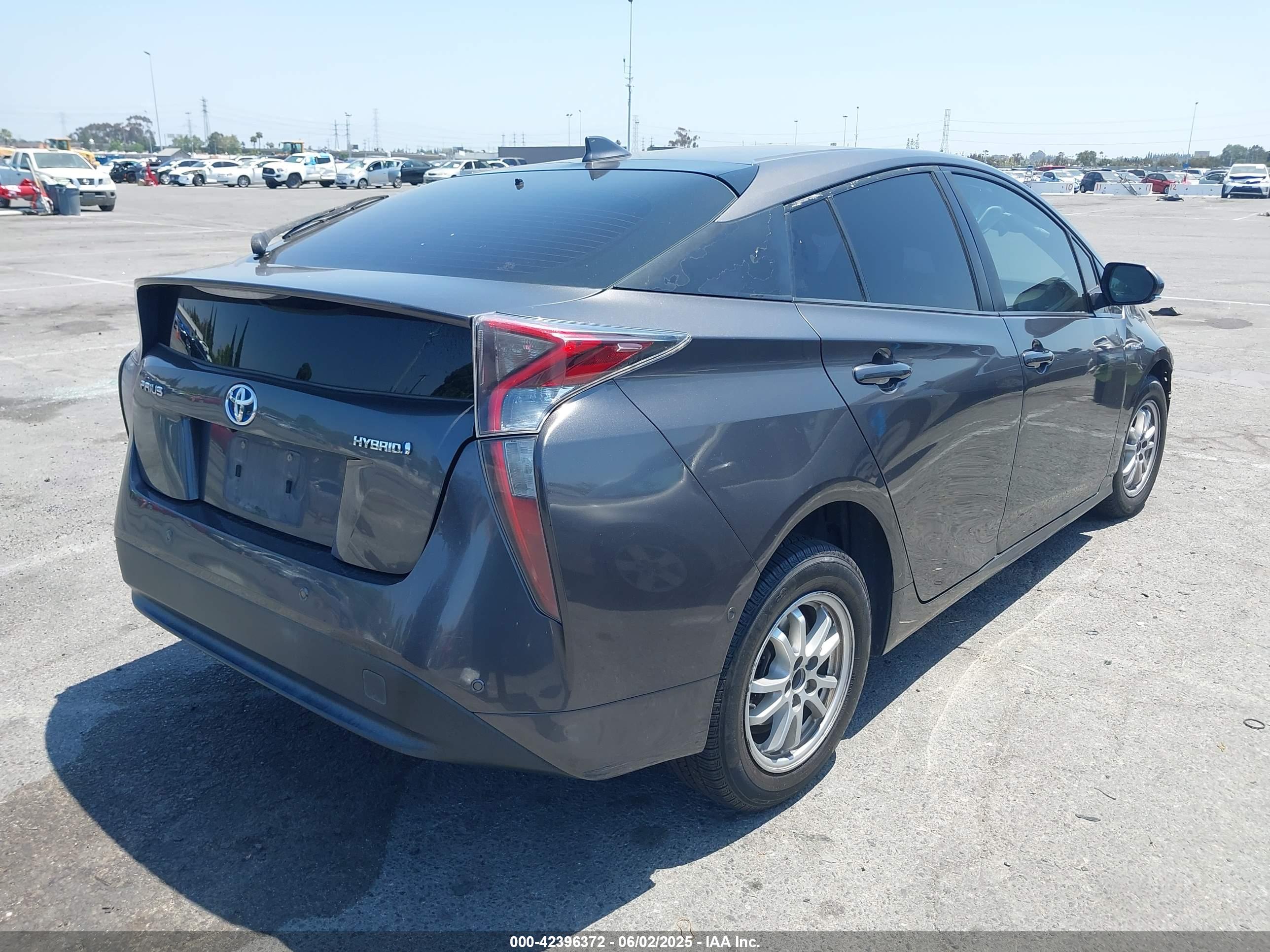 TOYOTA PRIUS image 4