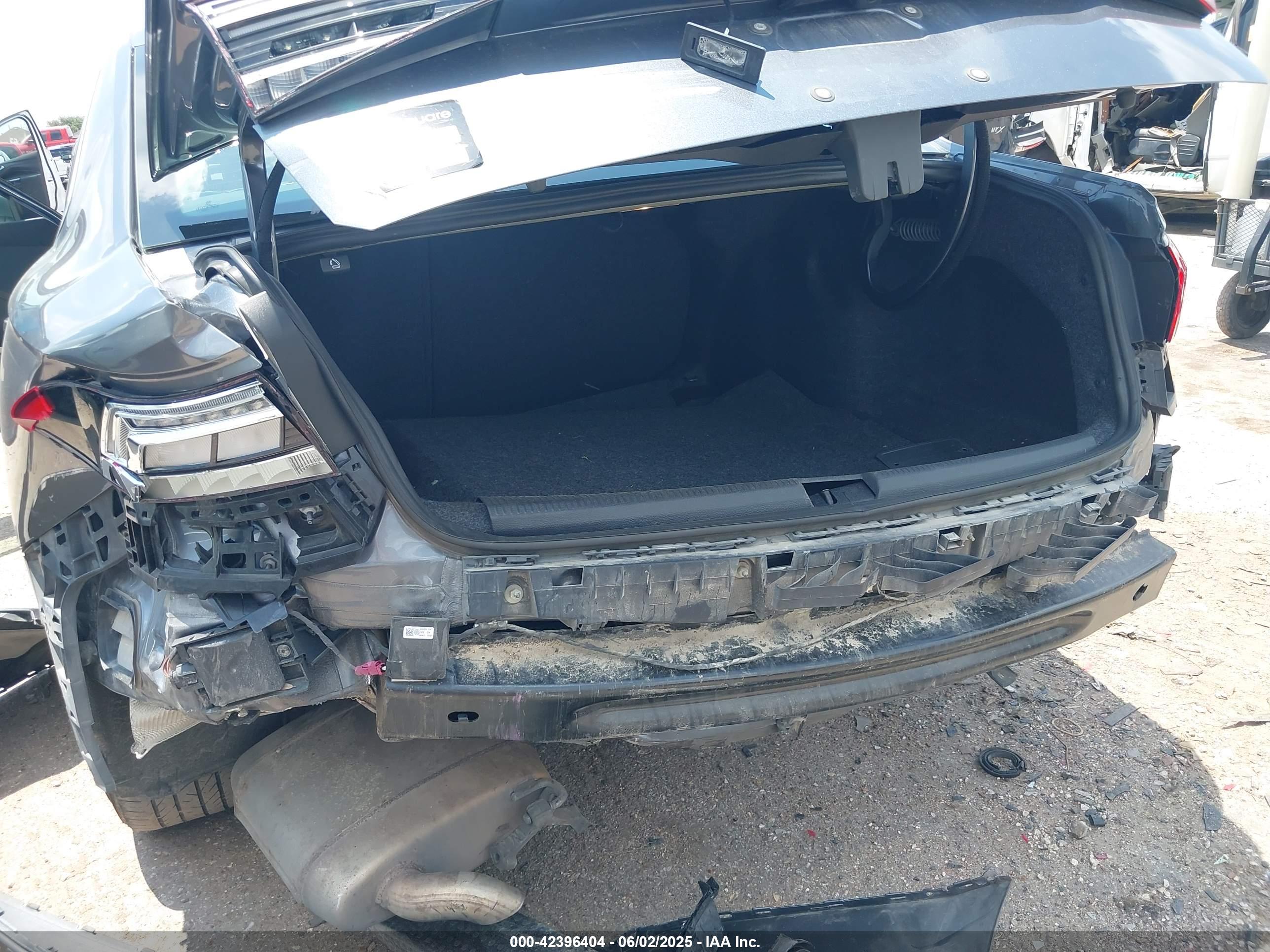 VOLKSWAGEN PASSAT image 6