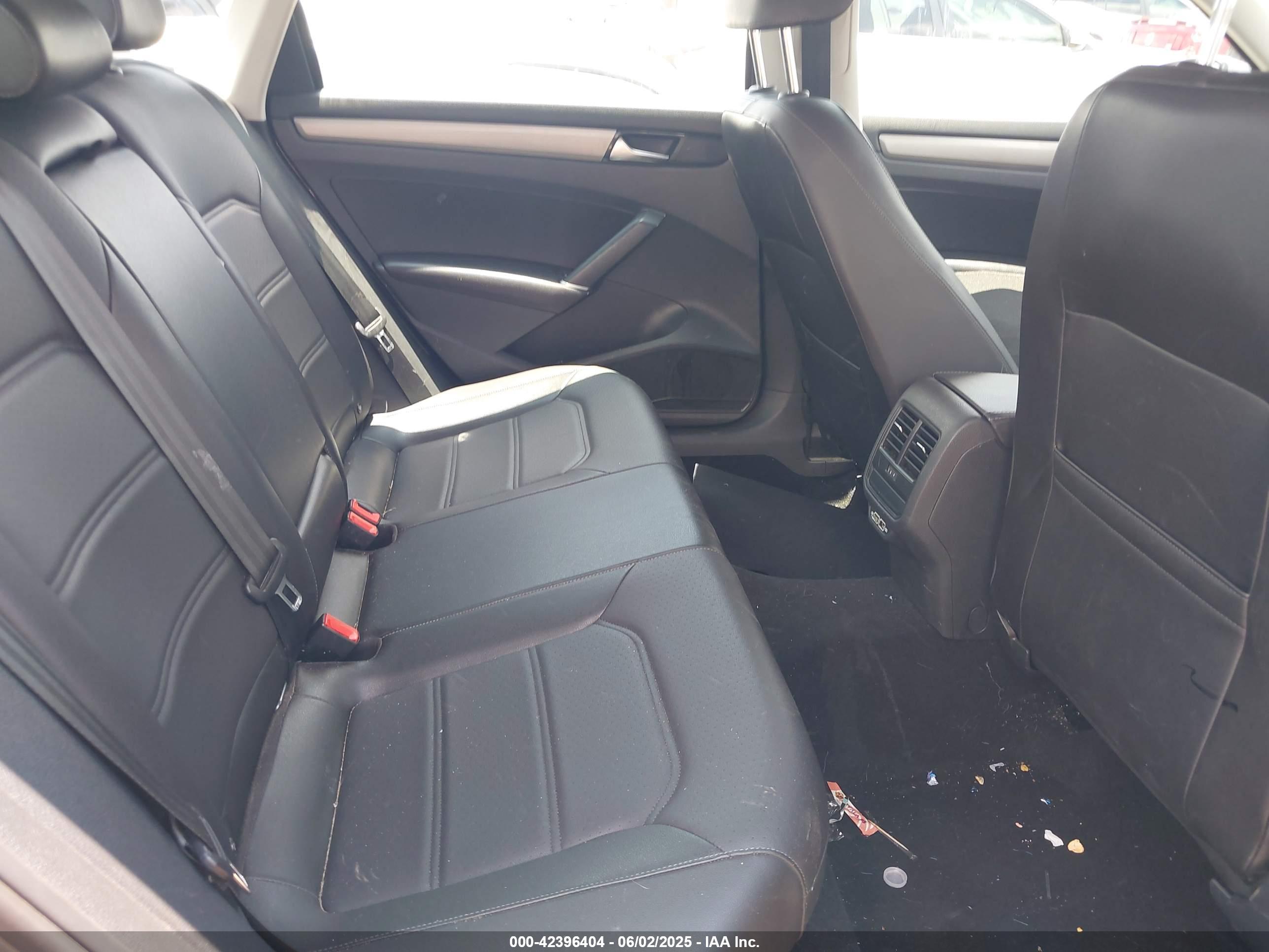 VOLKSWAGEN PASSAT image 8