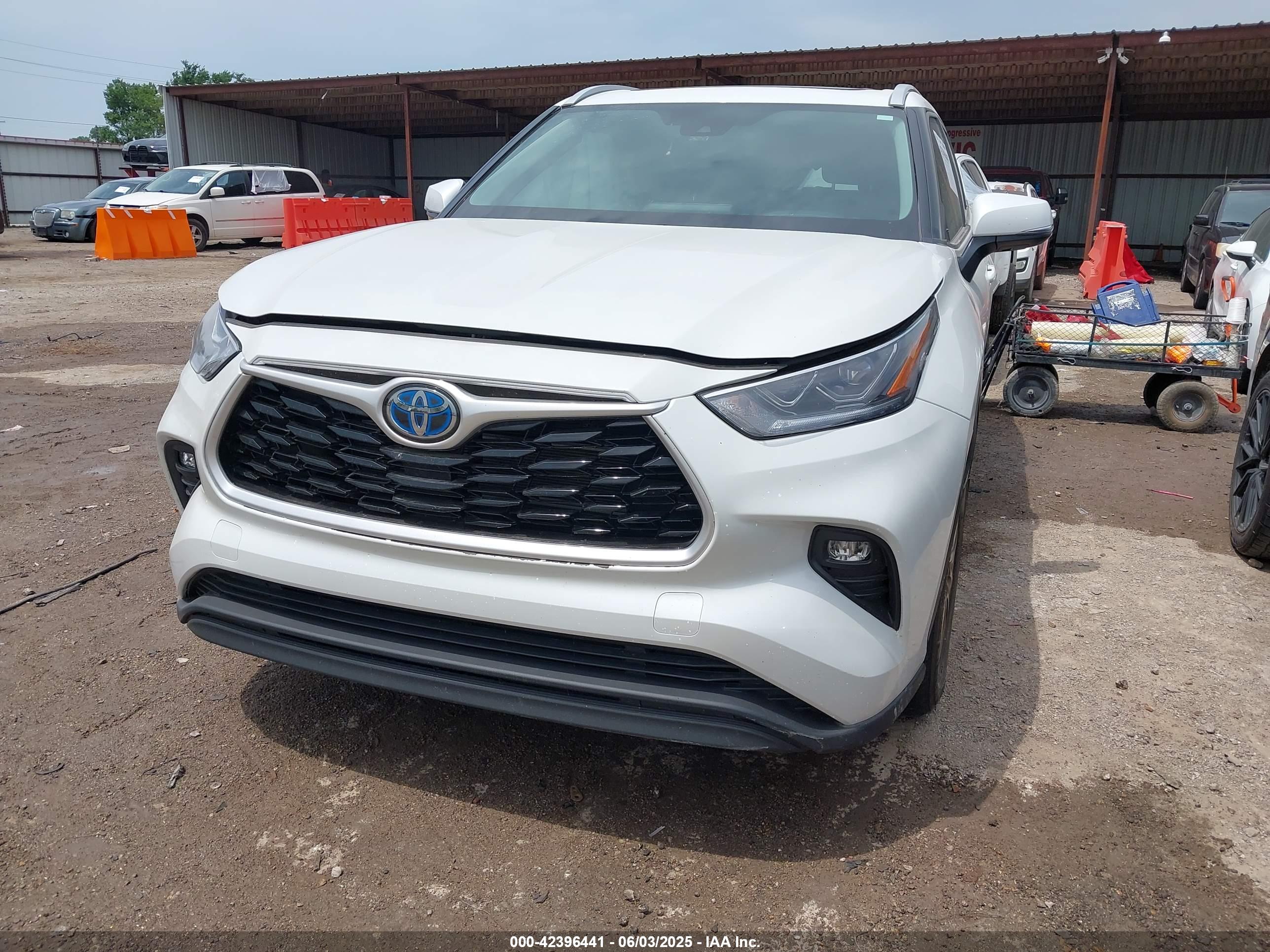 TOYOTA HIGHLANDER image 2
