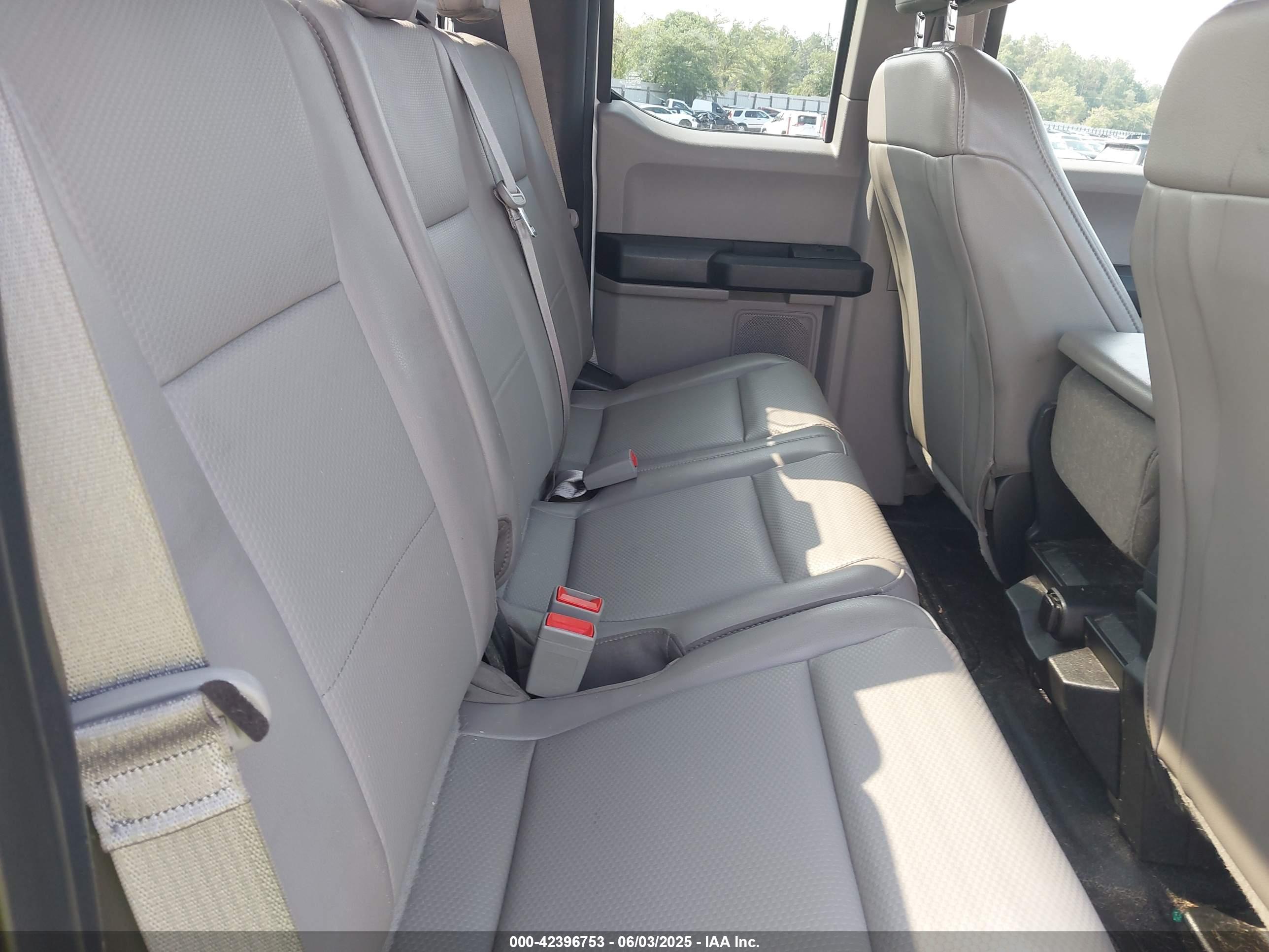 FORD F-250 image 8