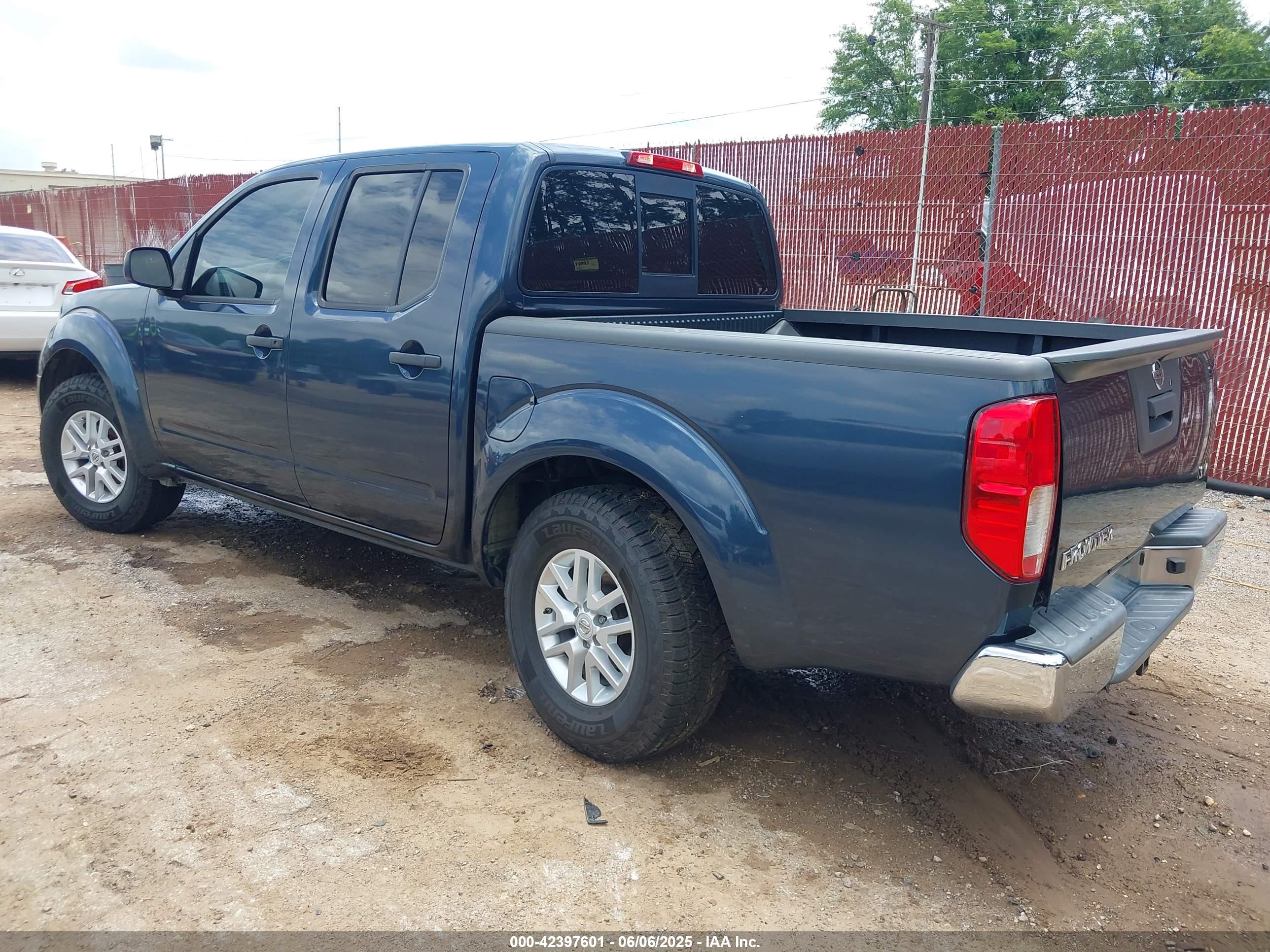 NISSAN FRONTIER image 3