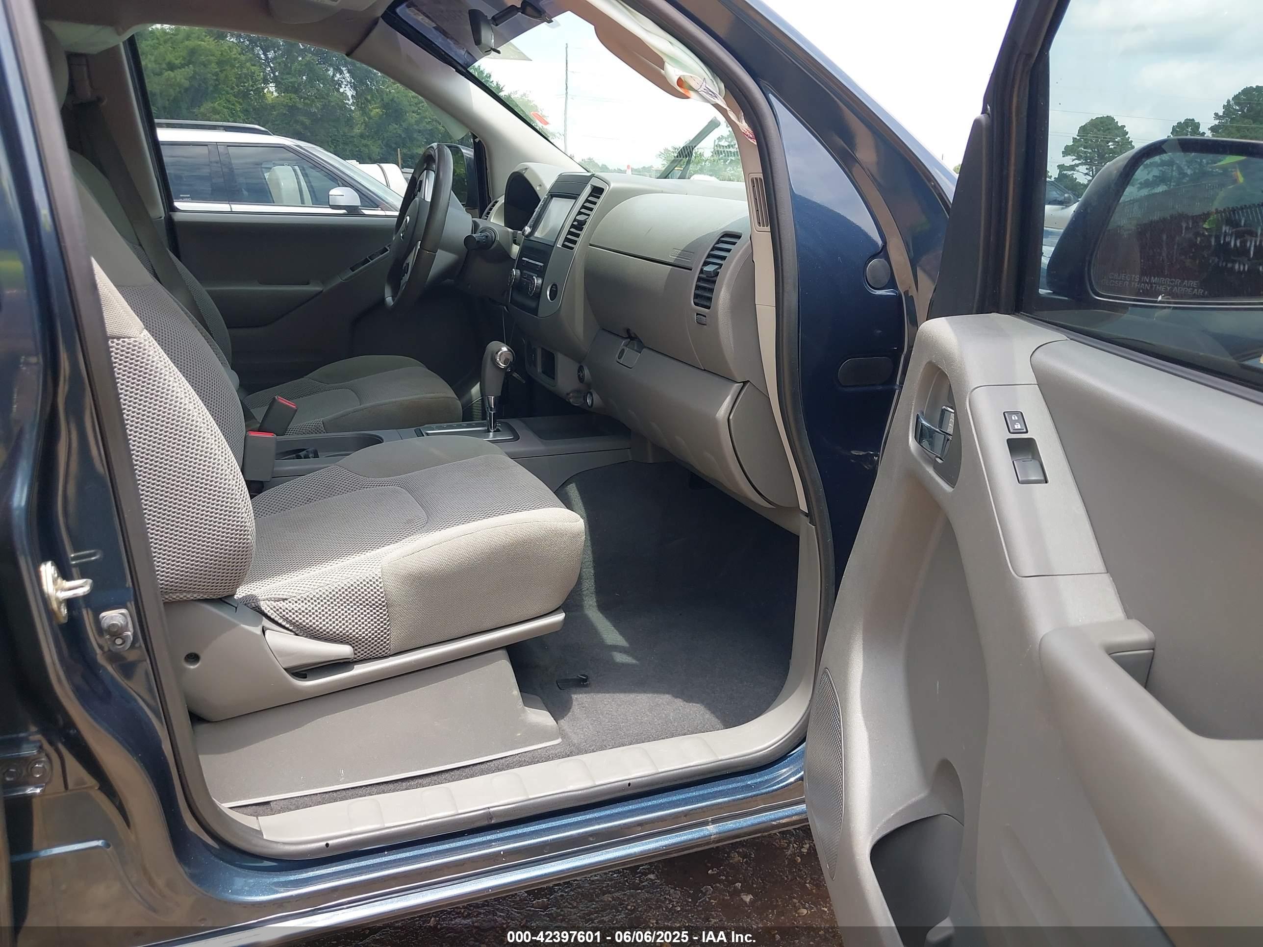 NISSAN FRONTIER image 5