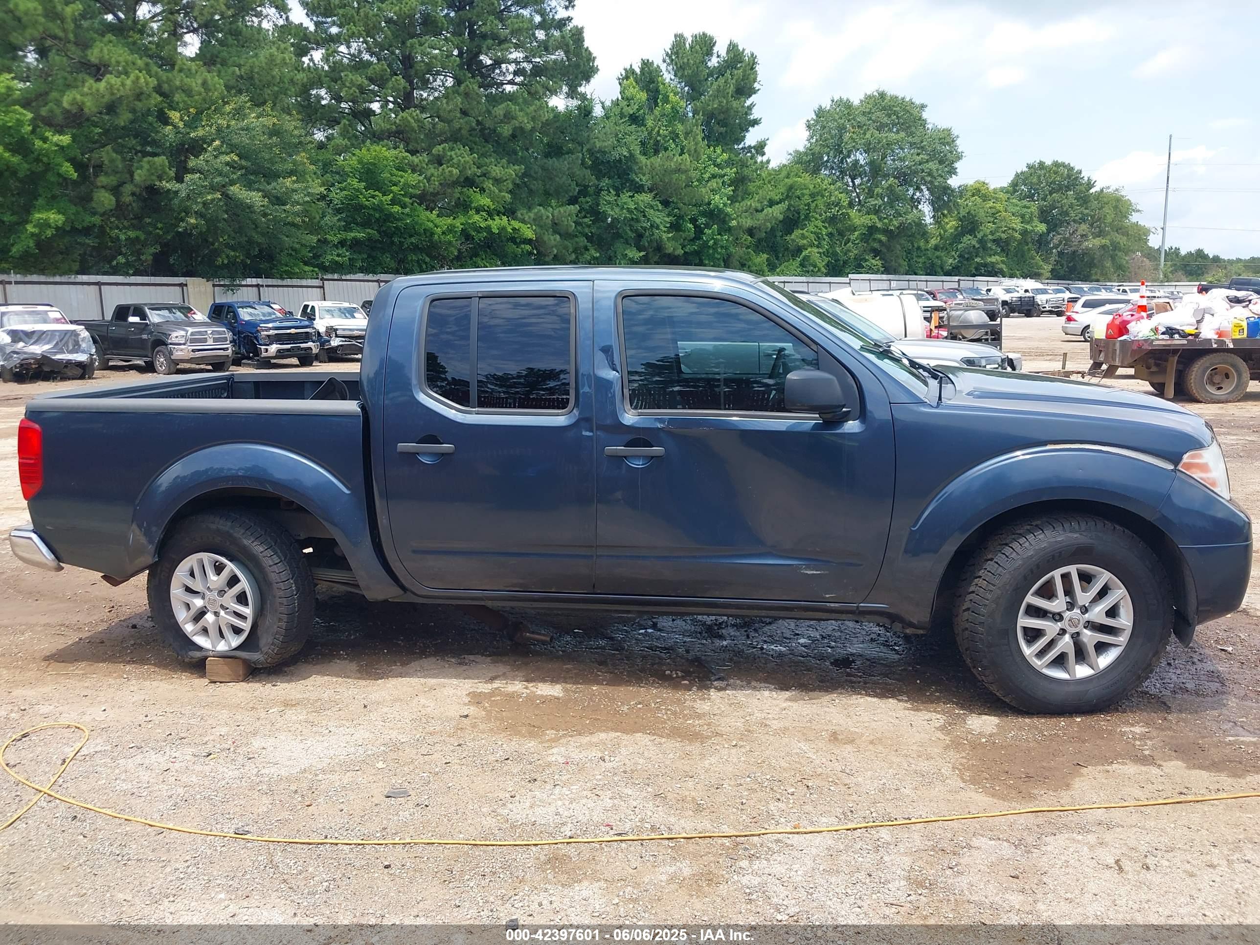 NISSAN FRONTIER image 6