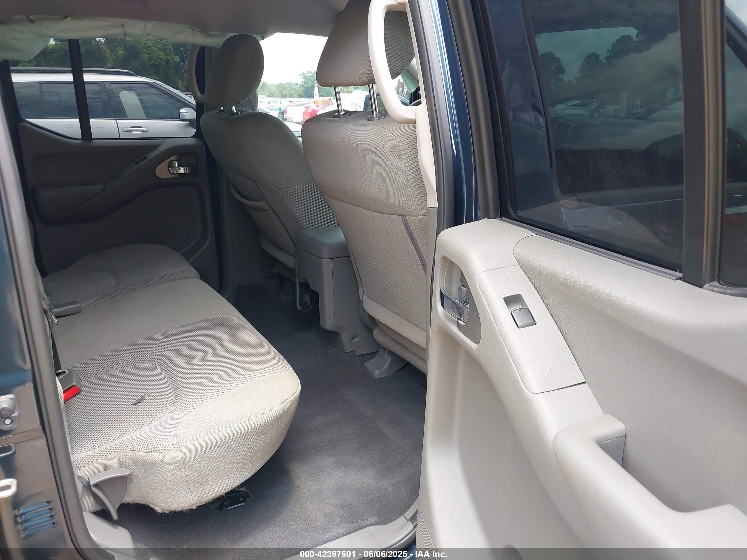 NISSAN FRONTIER image 8