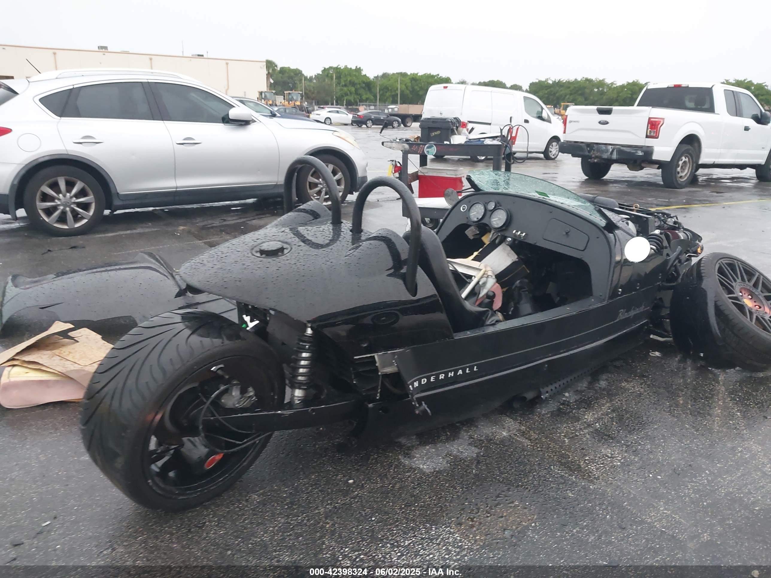 VANDERHALL VENICE image 4