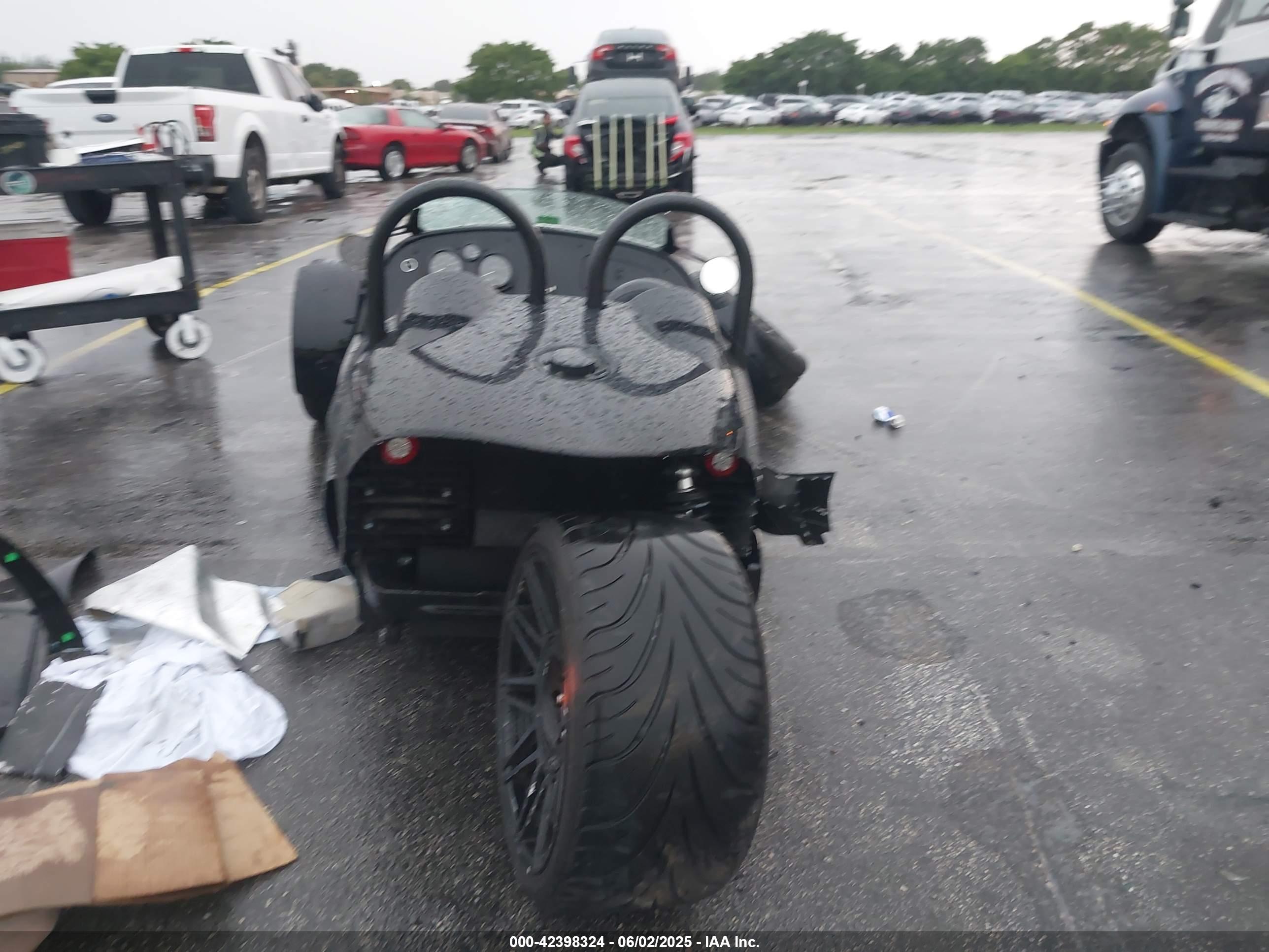 VANDERHALL VENICE image 6