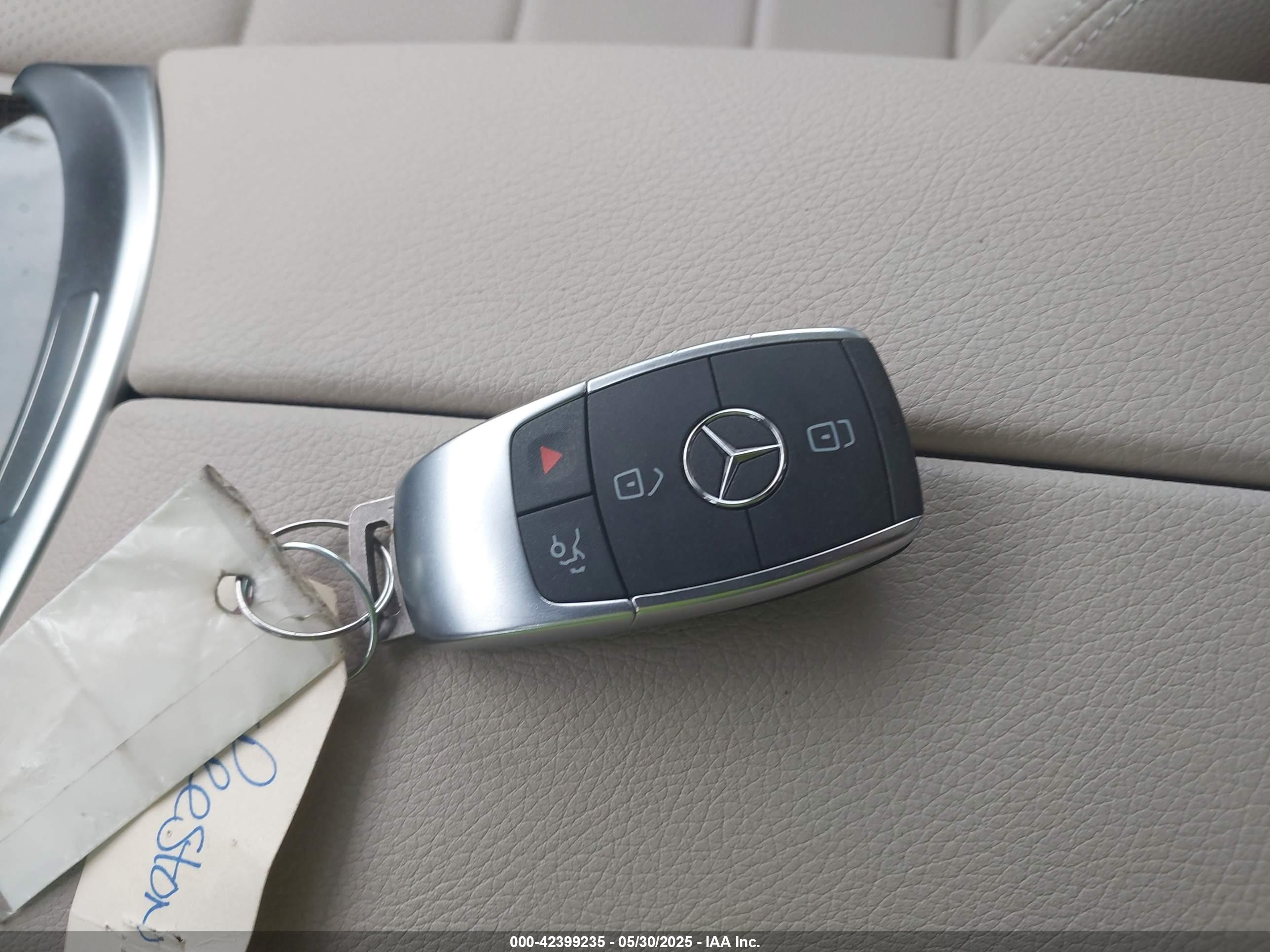 MERCEDES-BENZ GLC image 11