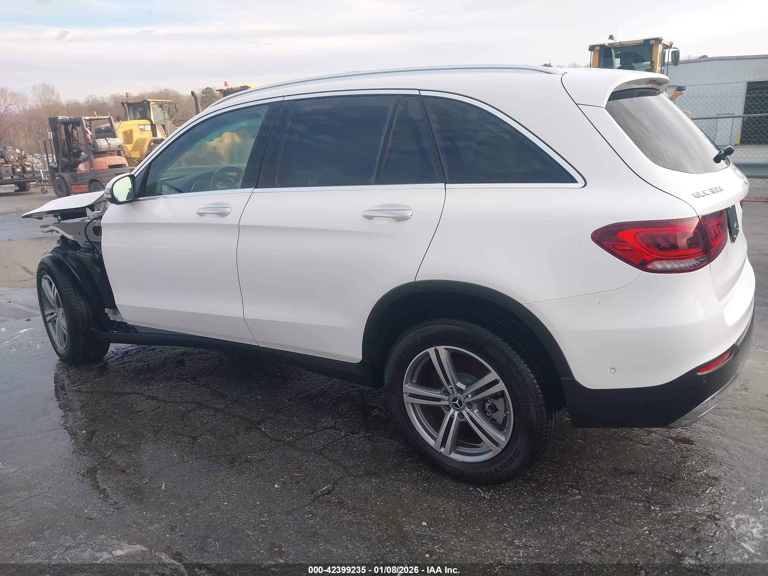 MERCEDES-BENZ GLC image 3