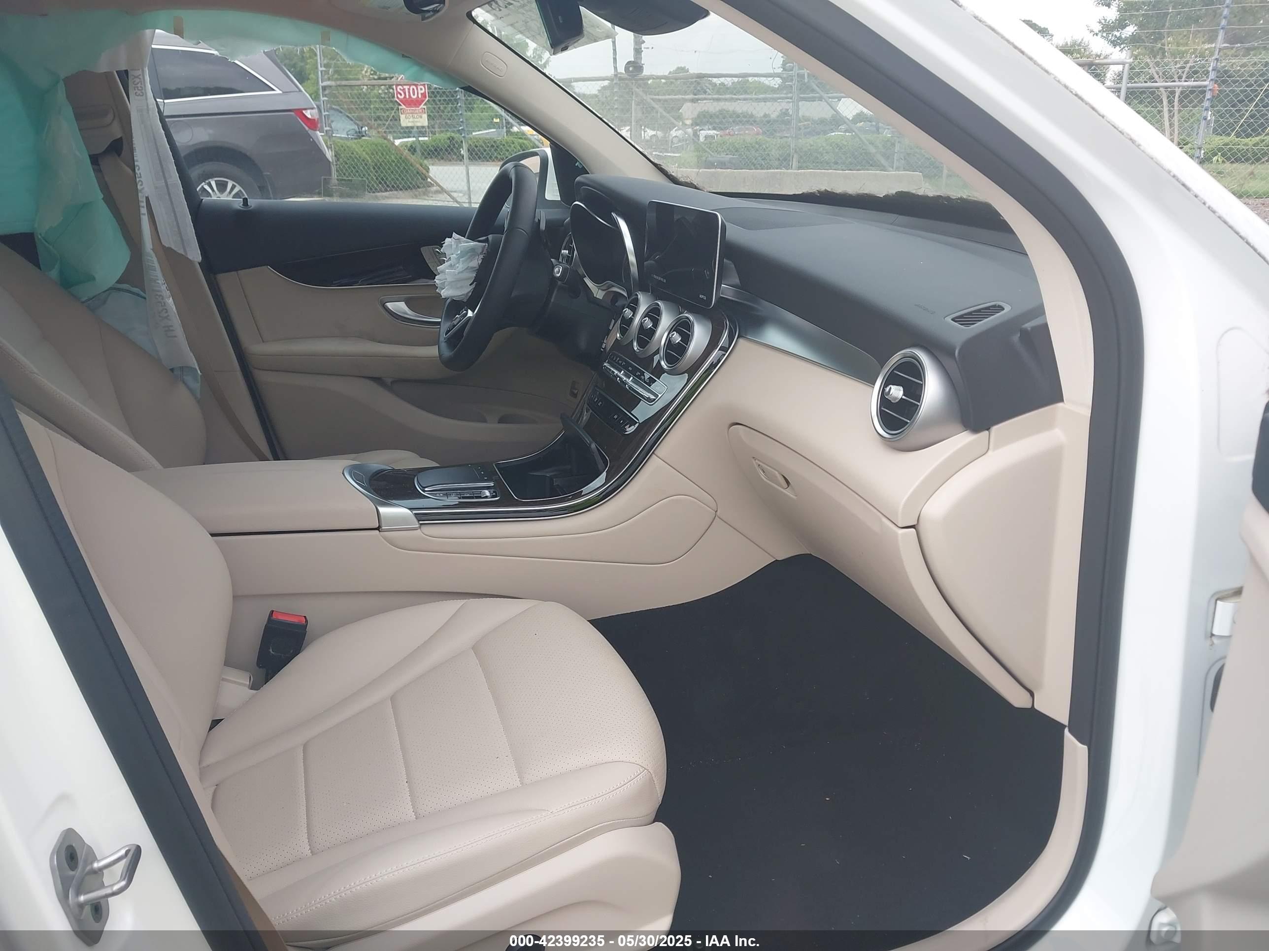 MERCEDES-BENZ GLC image 5