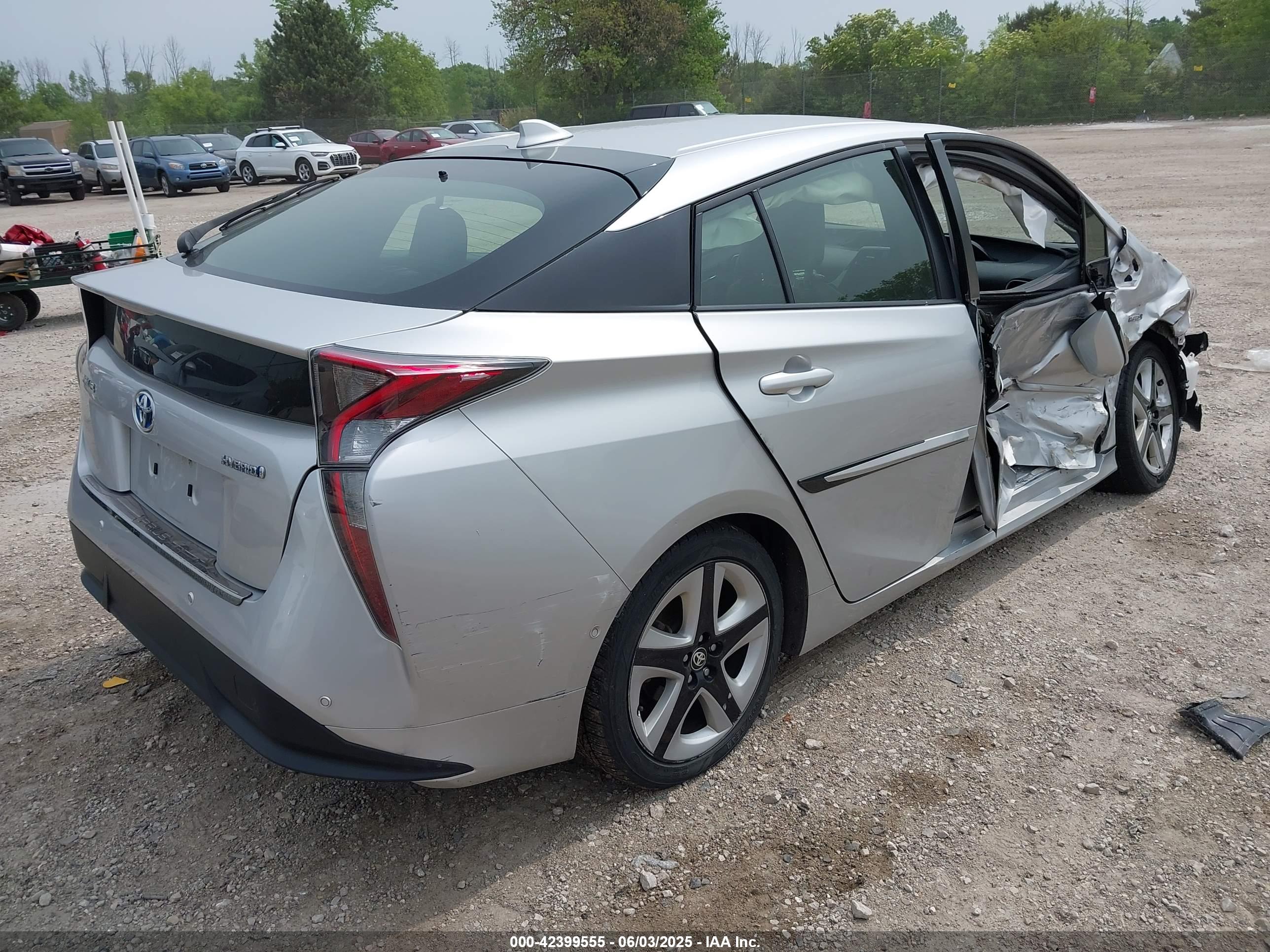 TOYOTA PRIUS image 4