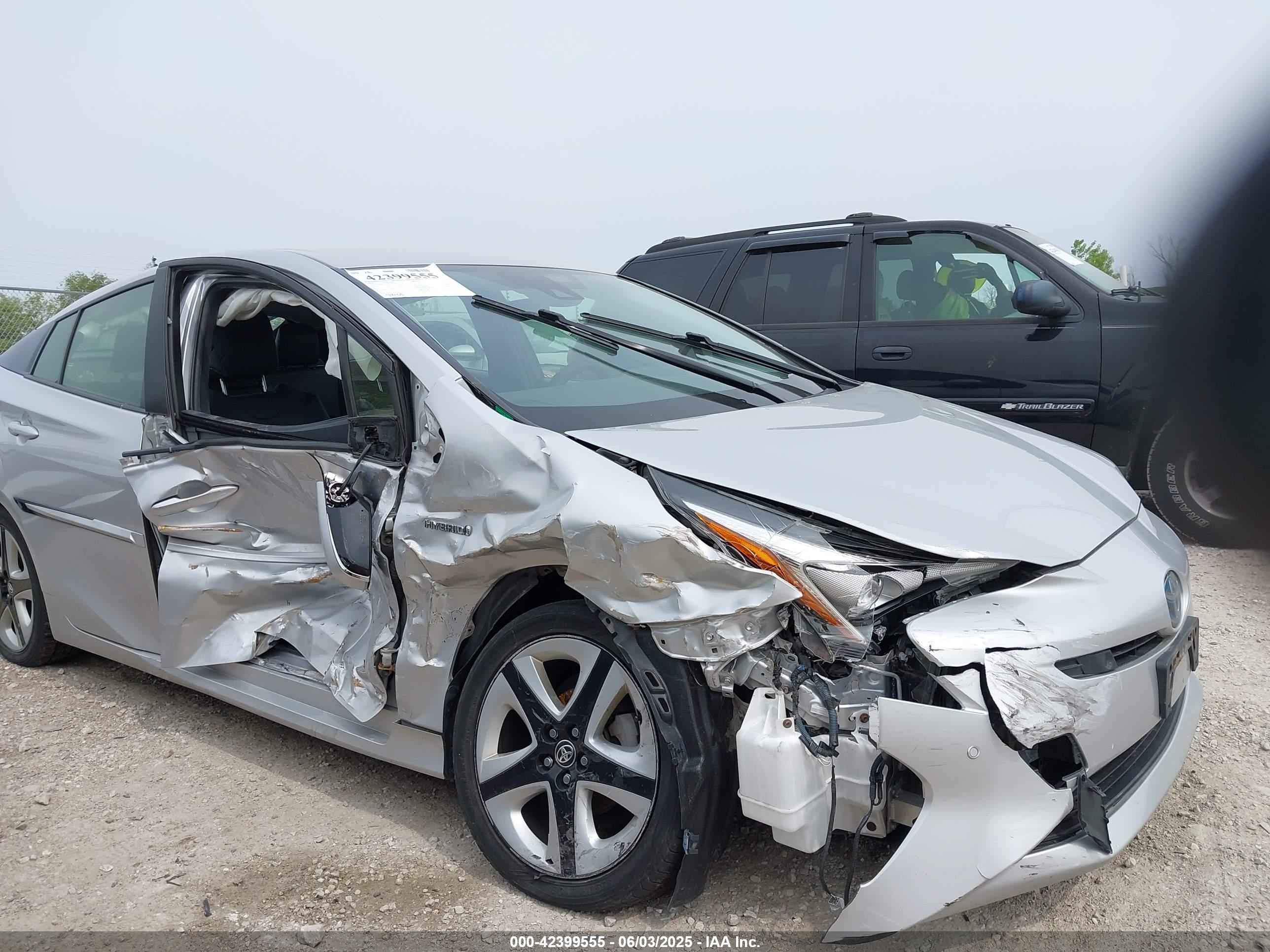 TOYOTA PRIUS image 6