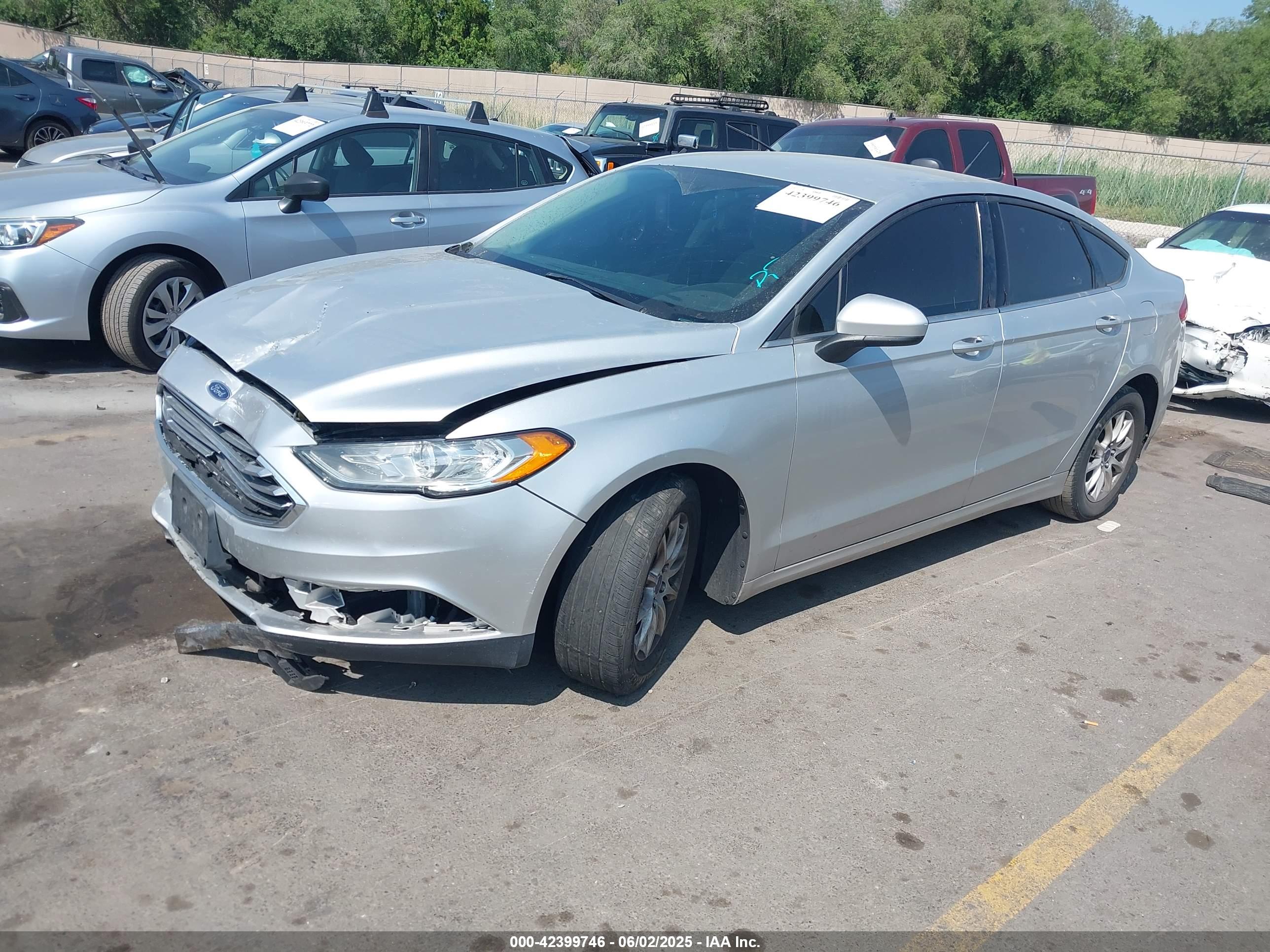 FORD FUSION image 2