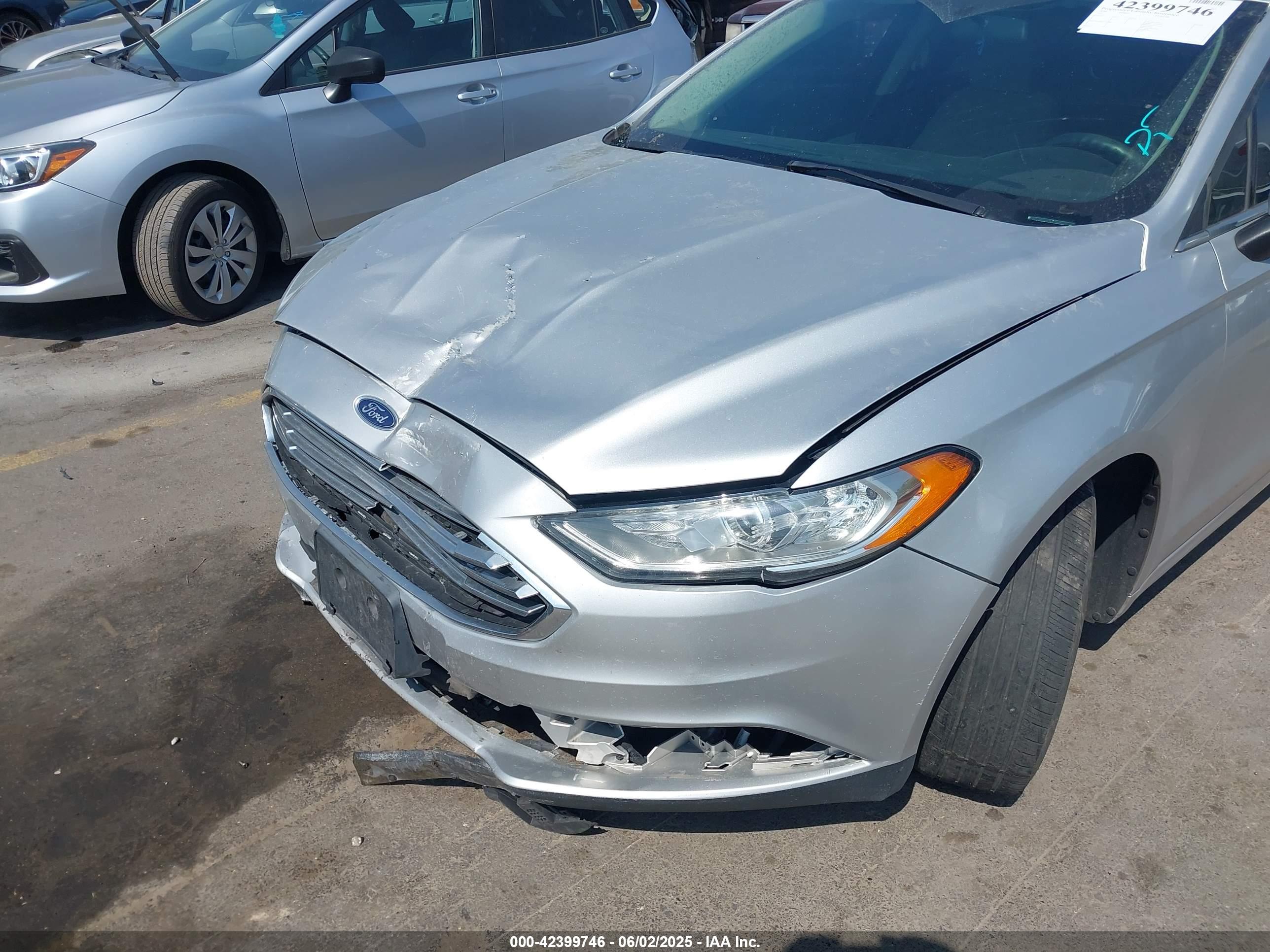 FORD FUSION image 6