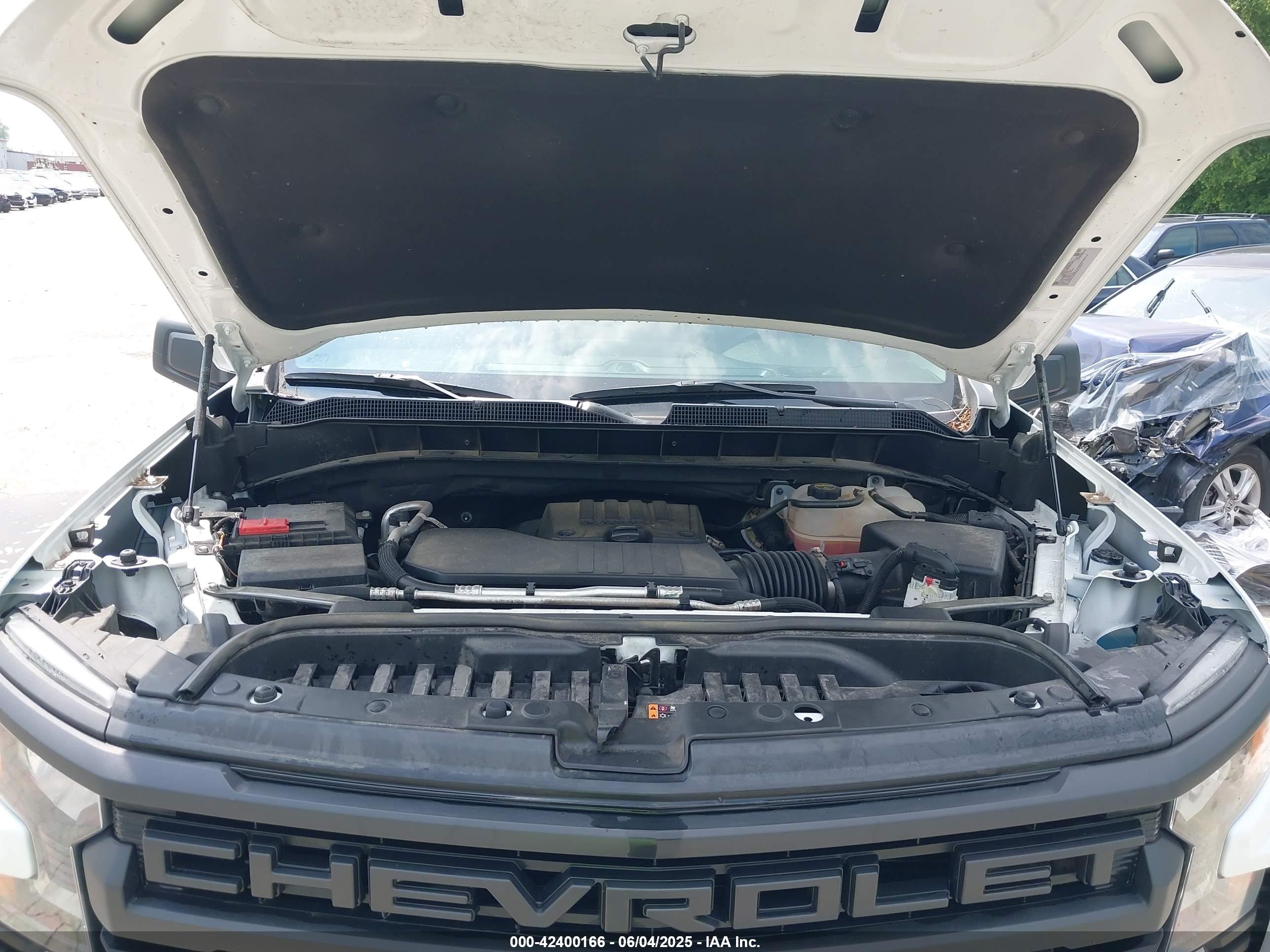 CHEVROLET SILVERADO image 10
