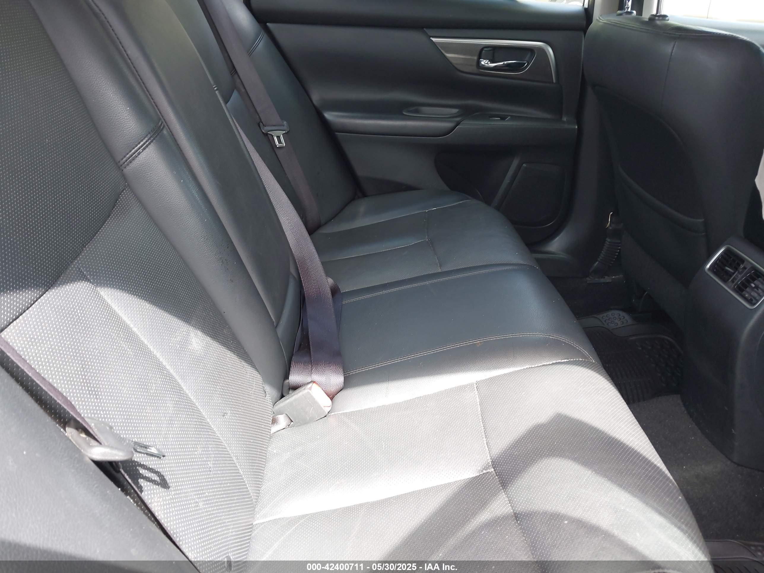 NISSAN ALTIMA image 8