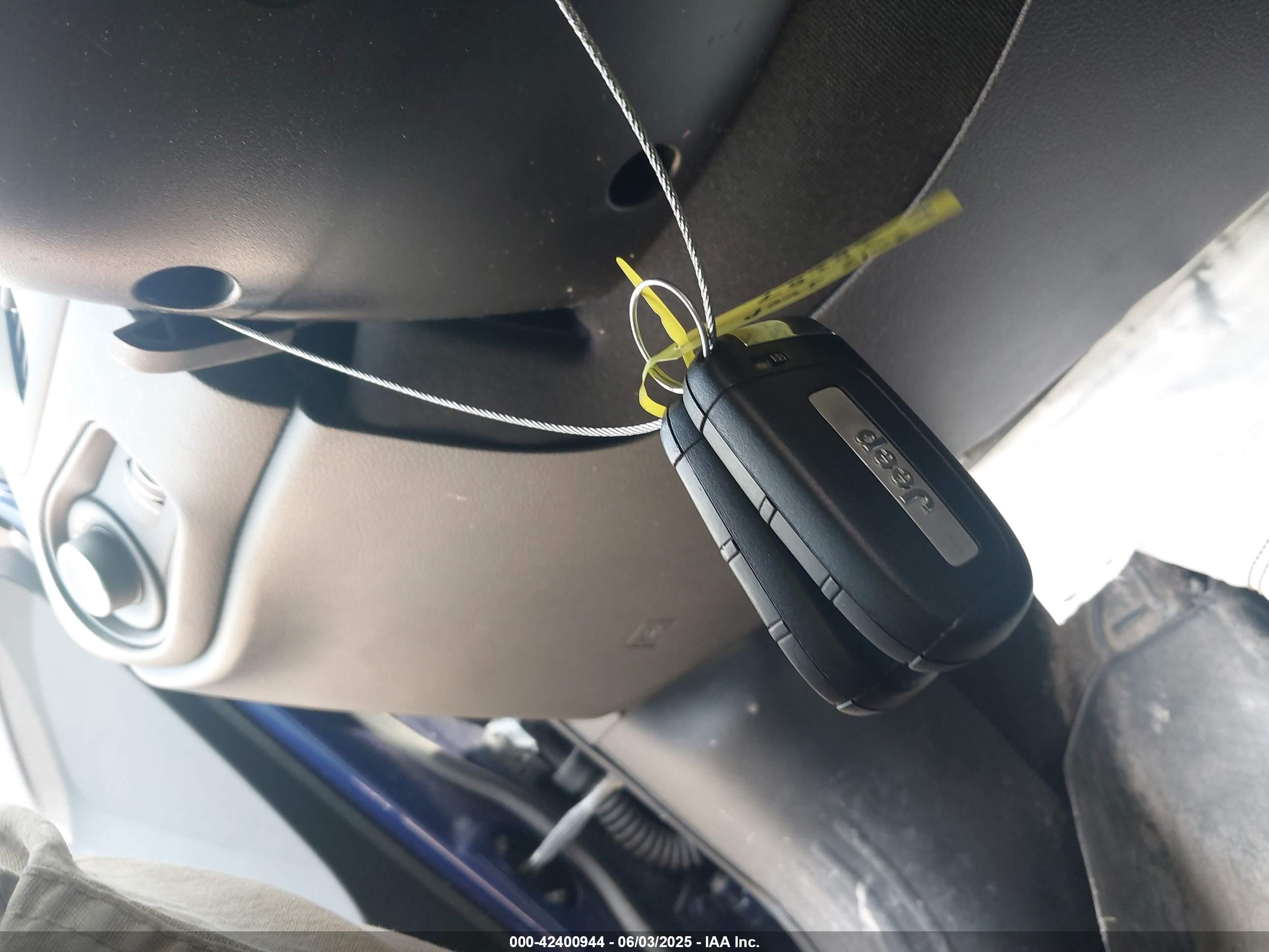 JEEP RENEGADE image 11