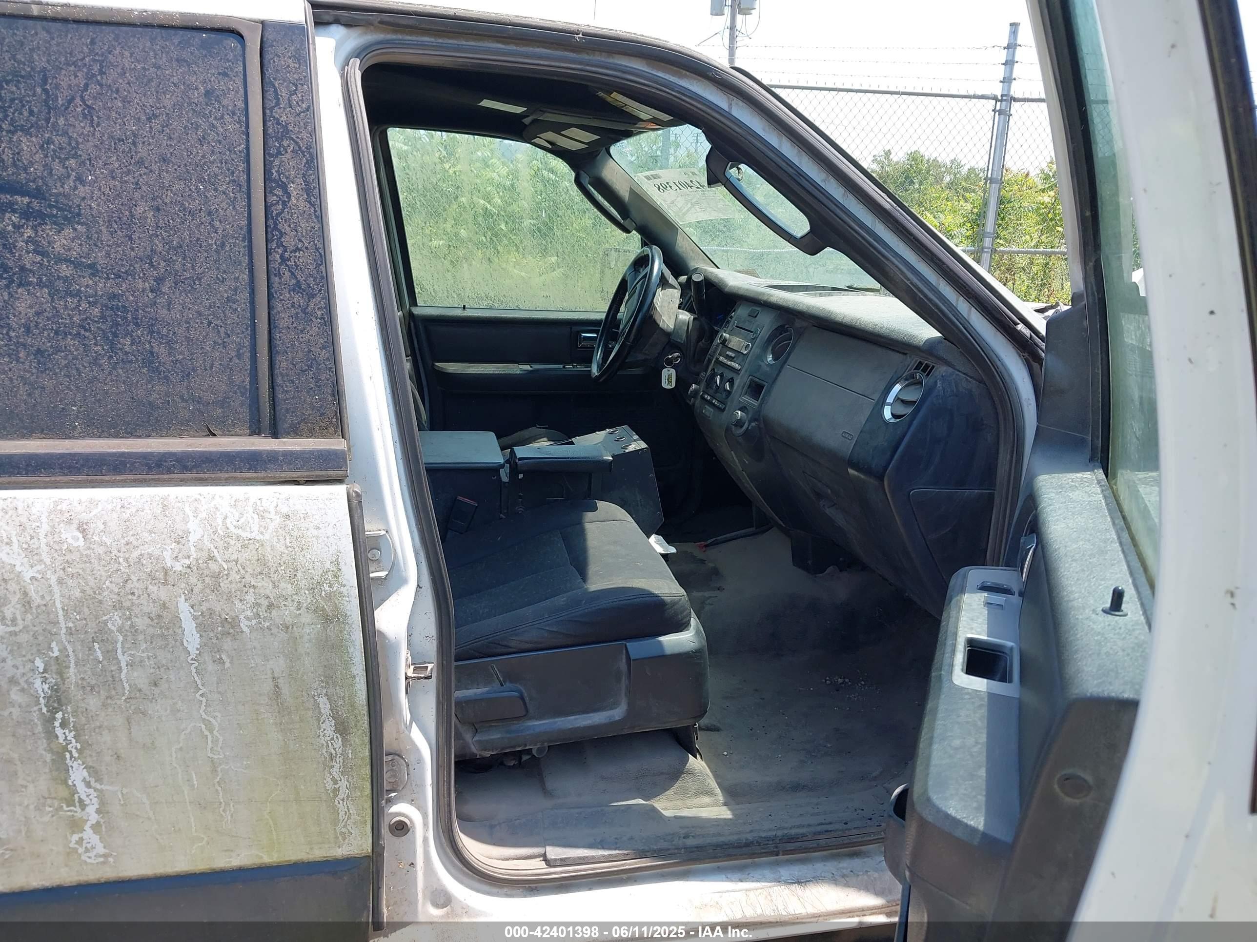 FORD EXPEDITION image 5