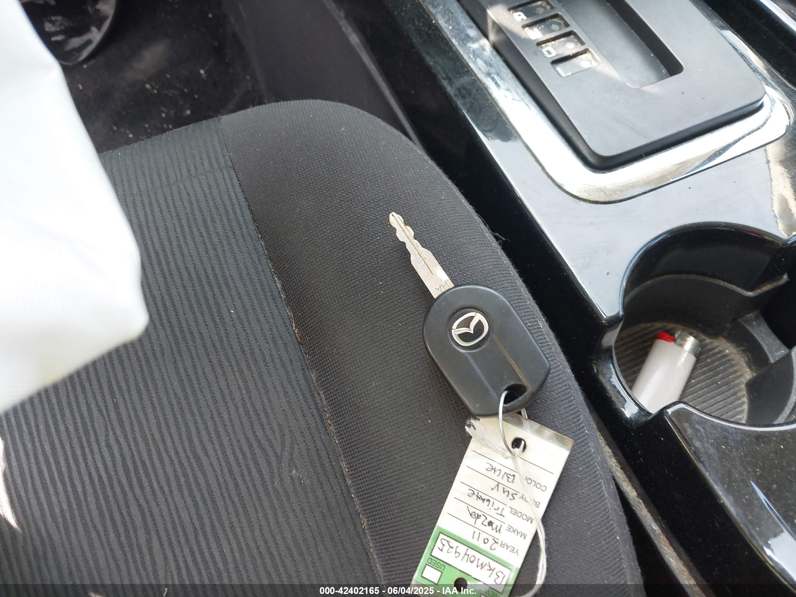 MAZDA TRIBUTE image 11