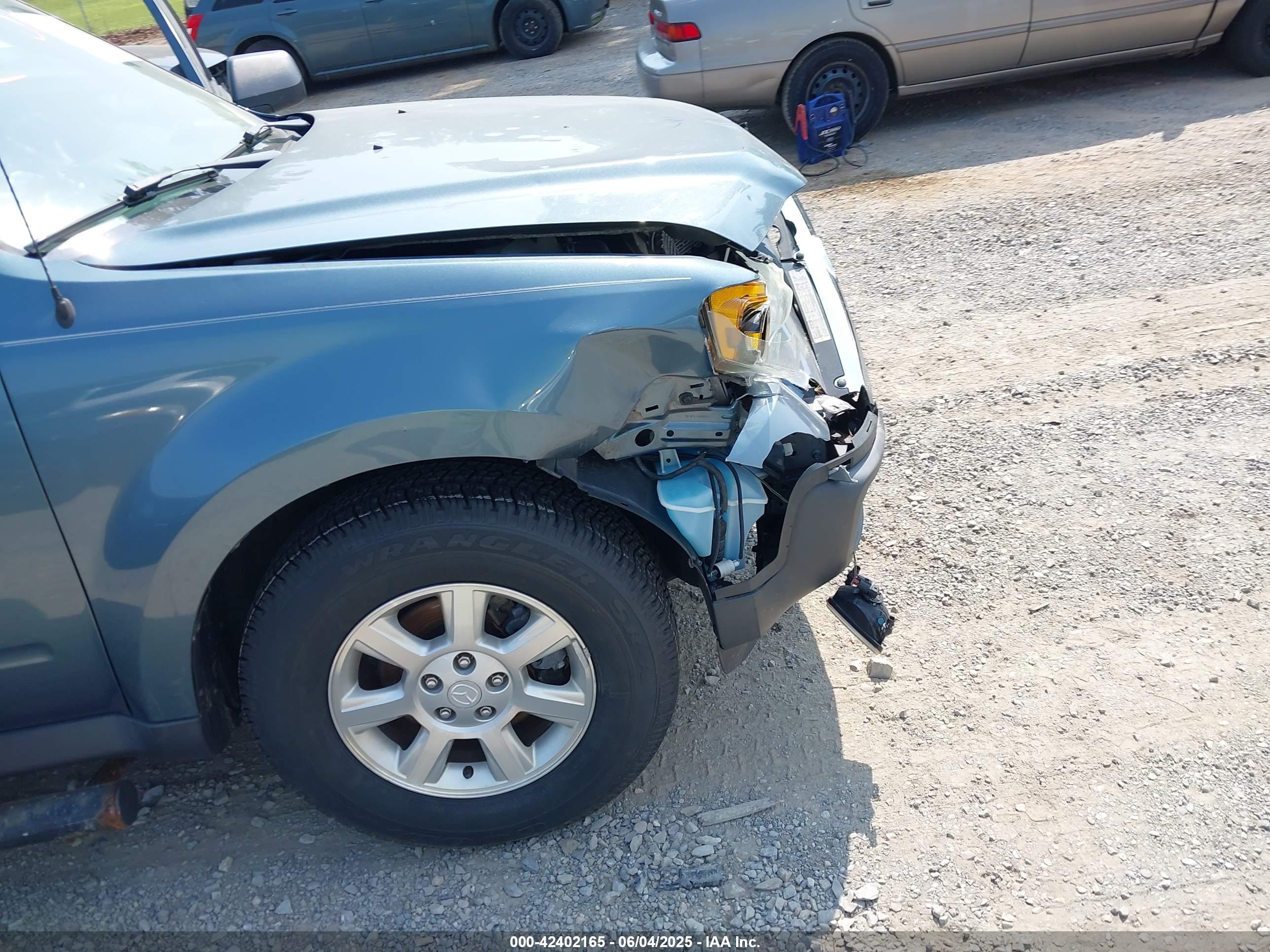 MAZDA TRIBUTE image 6