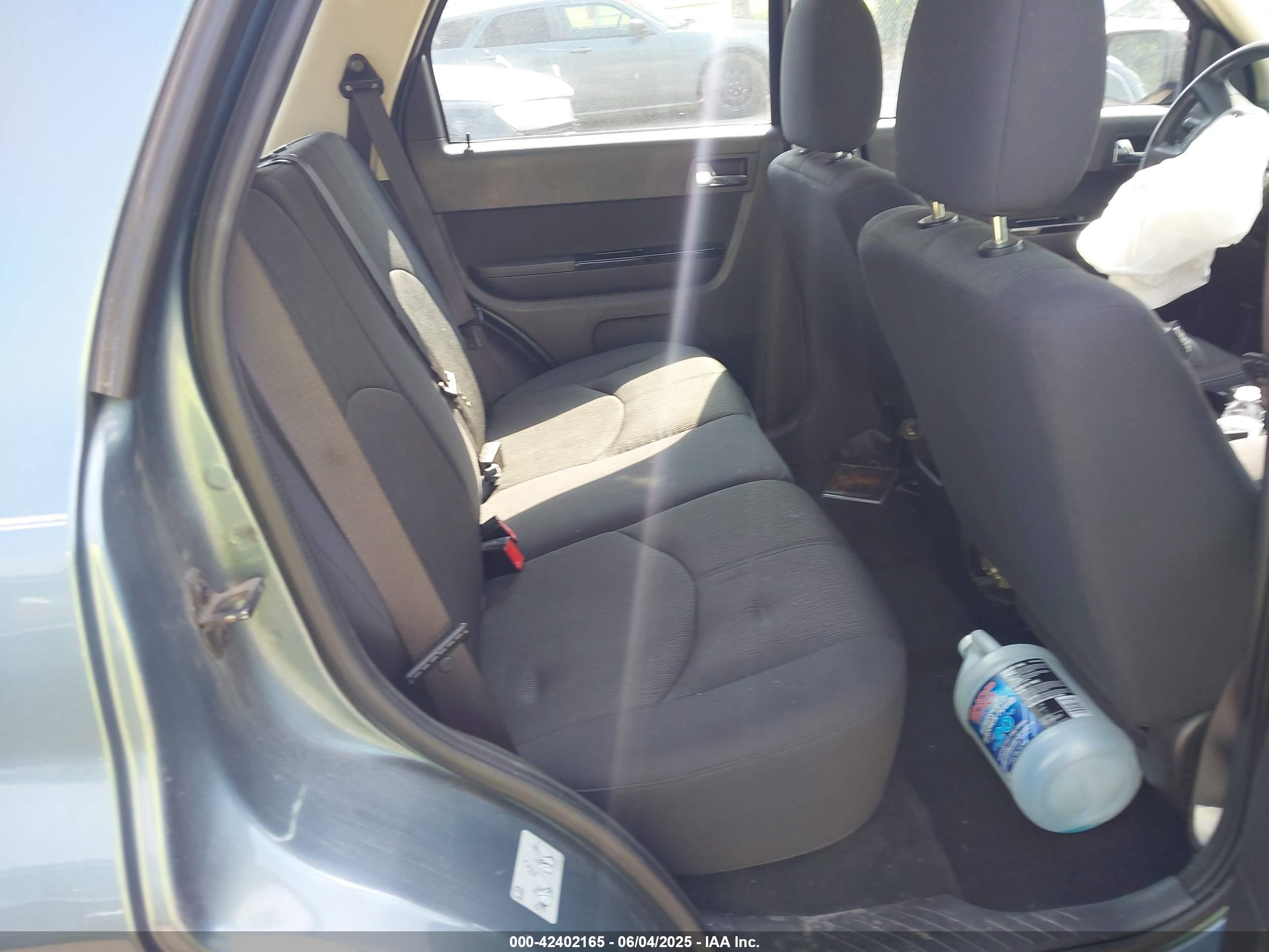 MAZDA TRIBUTE image 8