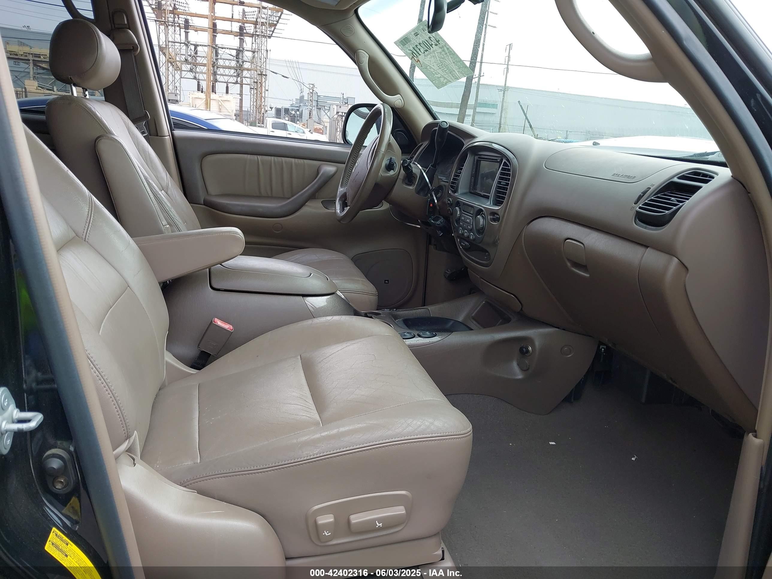 TOYOTA SEQUOIA image 5