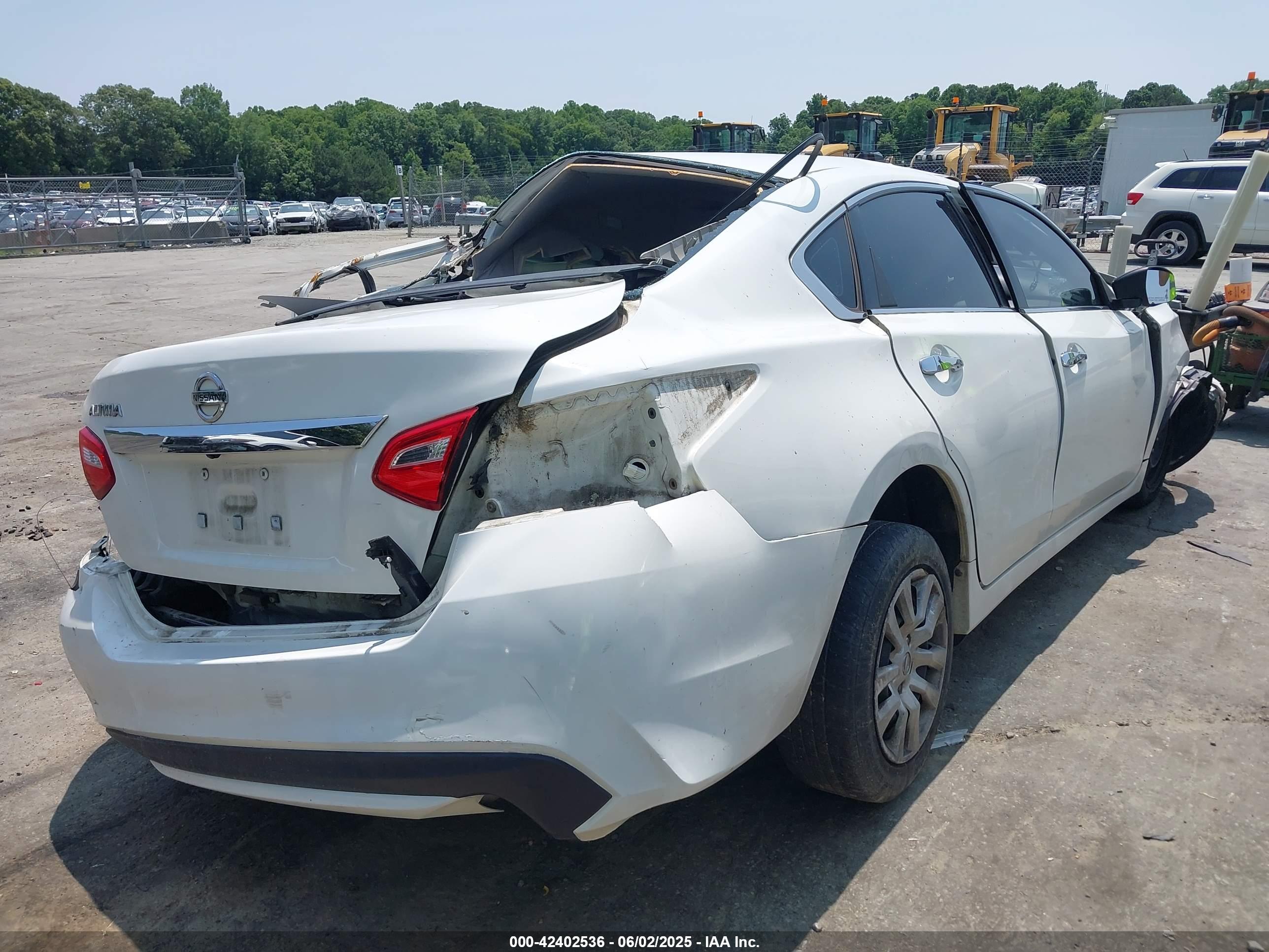 NISSAN ALTIMA image 4