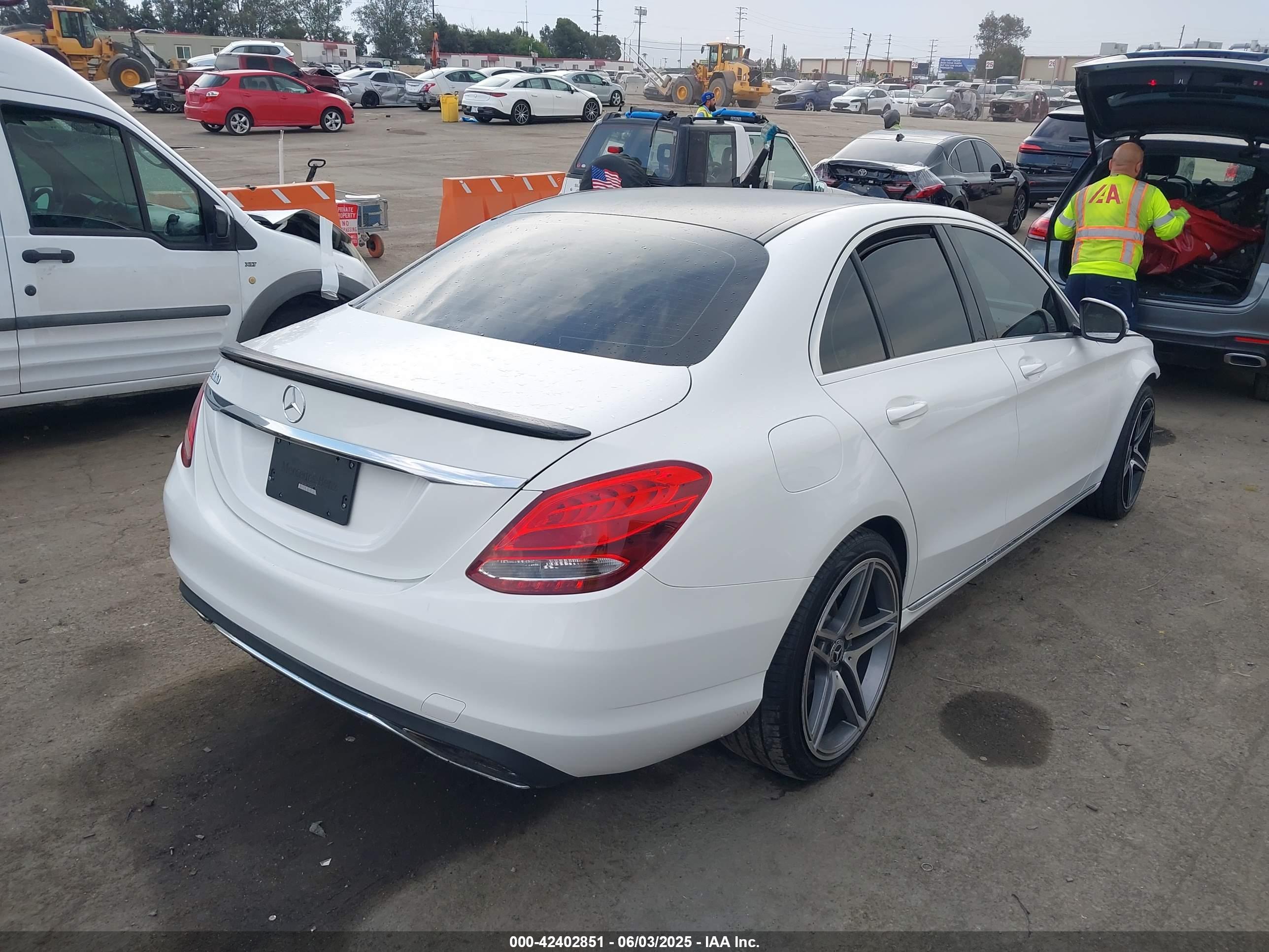 MERCEDES-BENZ C image 4