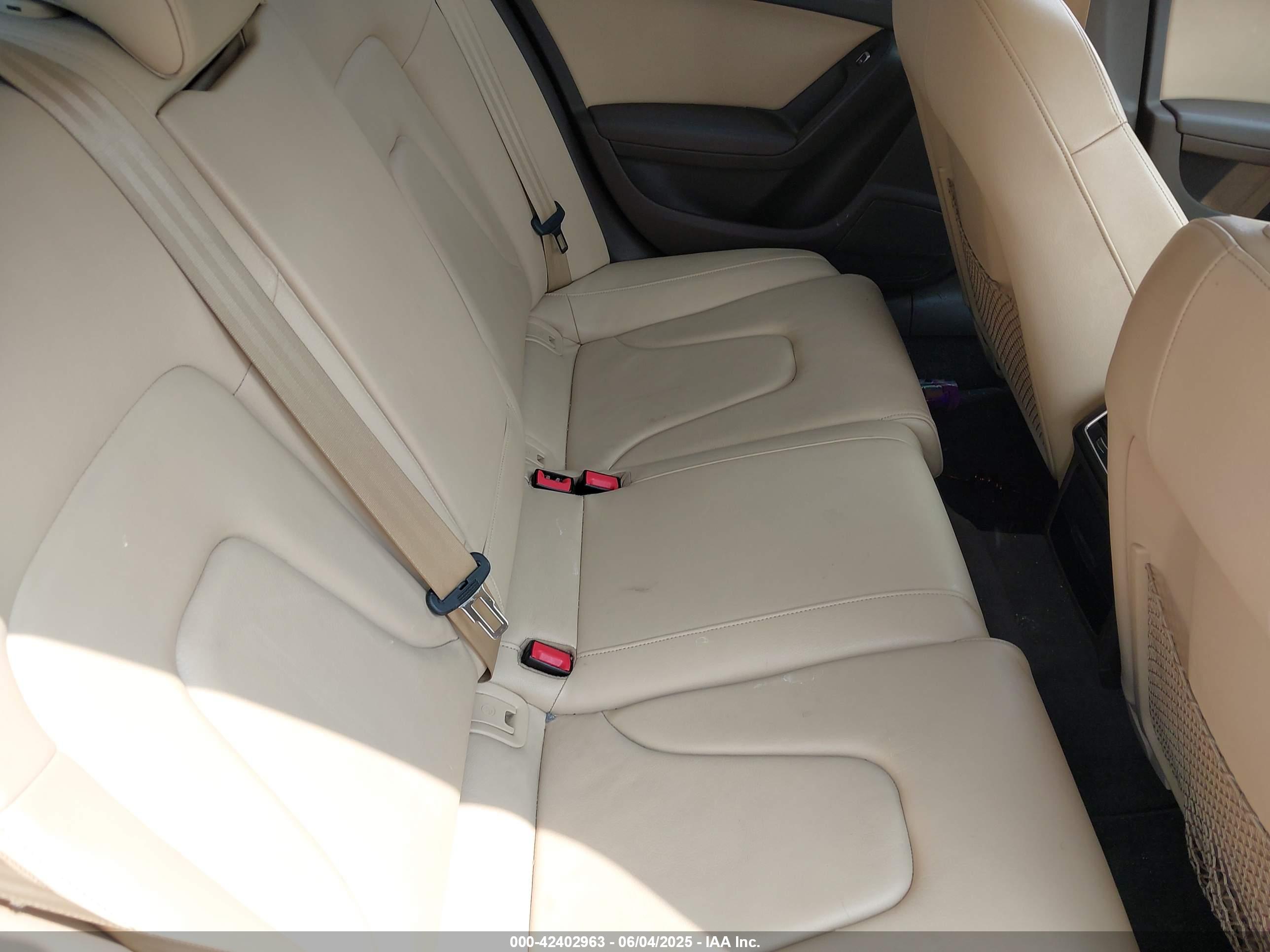 AUDI A4 image 8