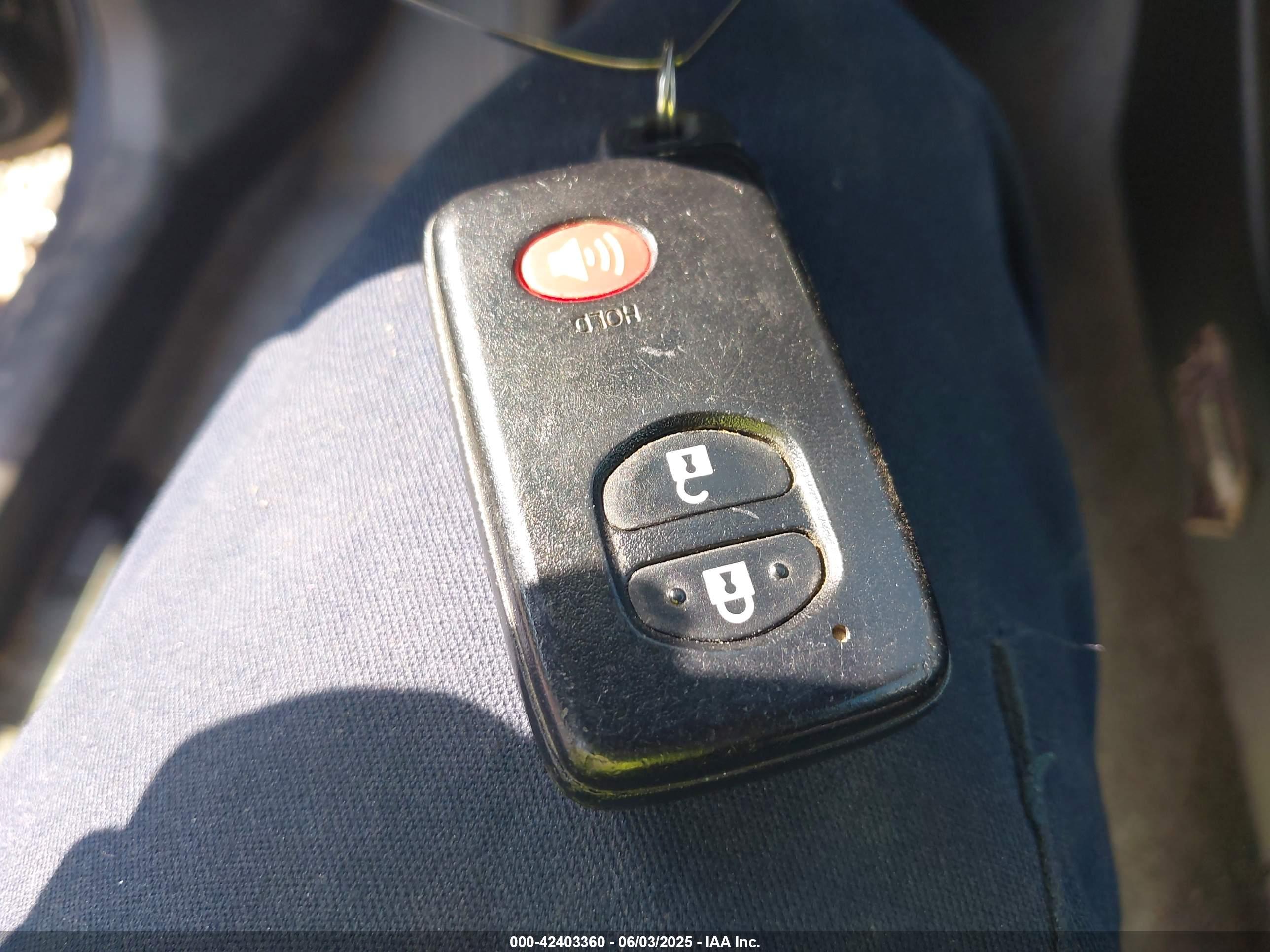 TOYOTA PRIUS image 11