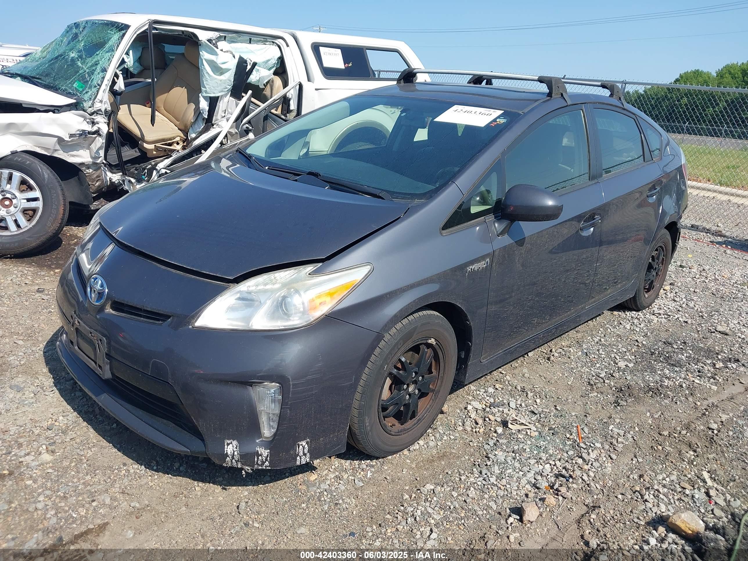 TOYOTA PRIUS image 2
