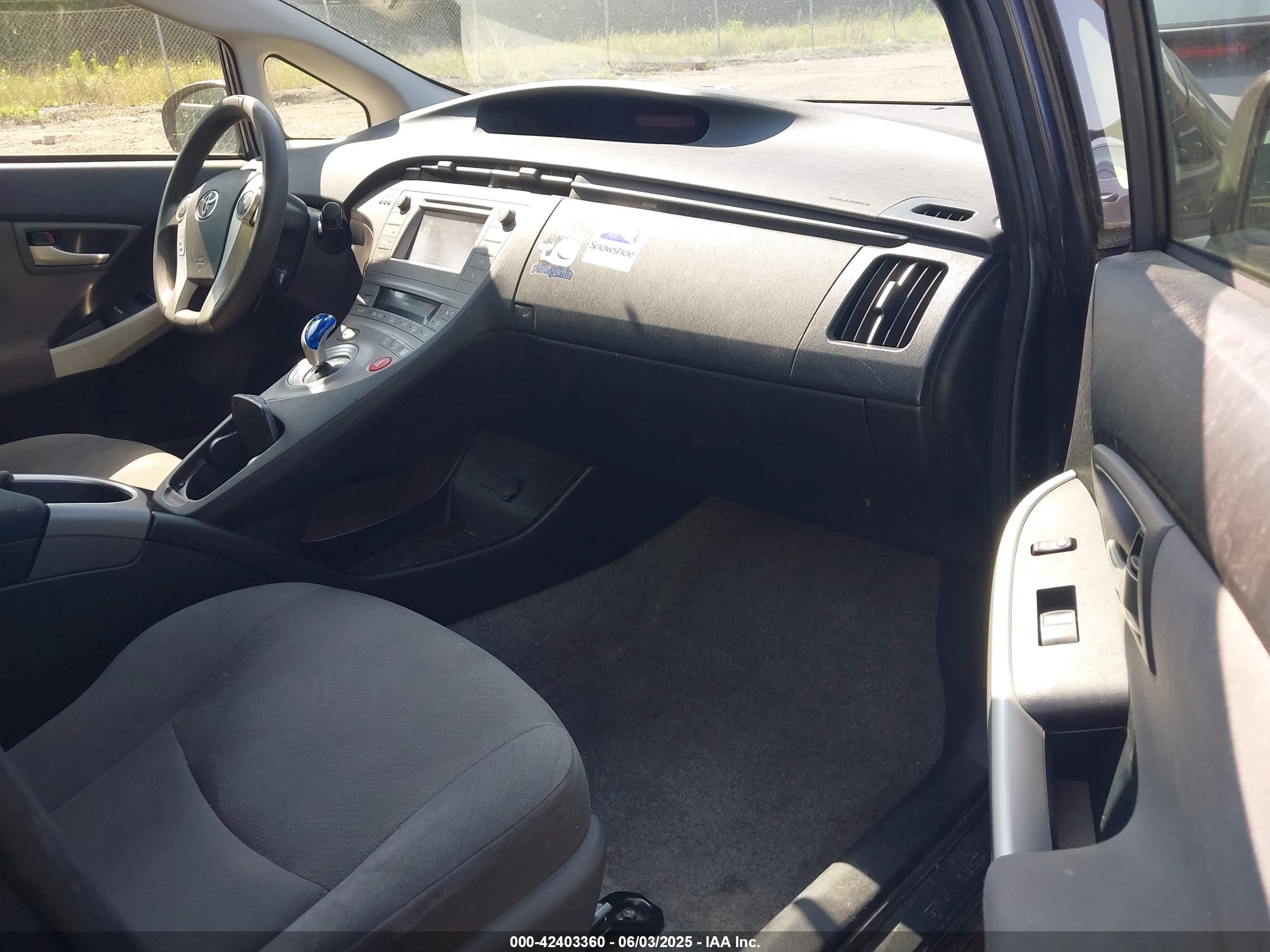 TOYOTA PRIUS image 5