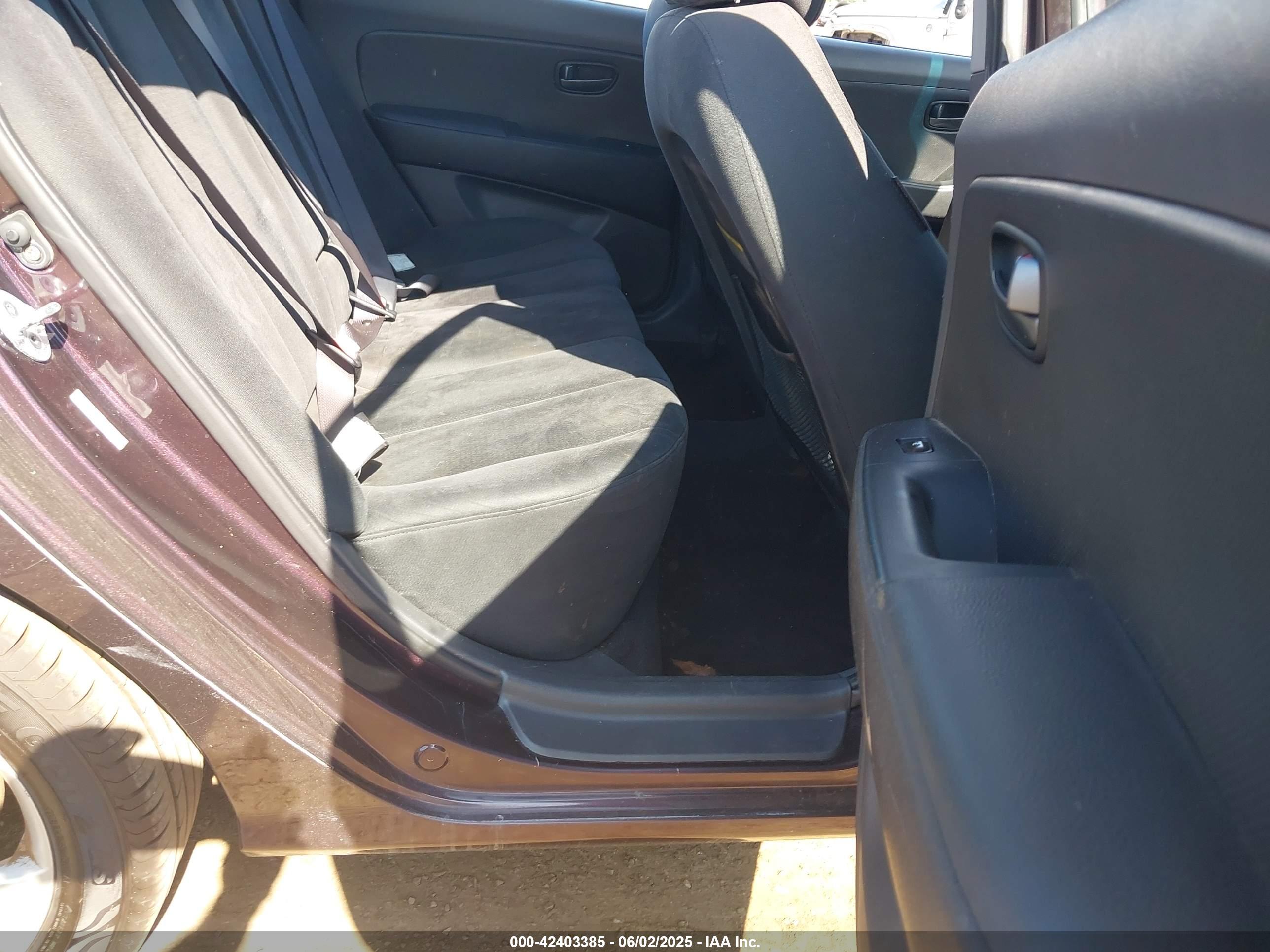HYUNDAI ELANTRA image 8