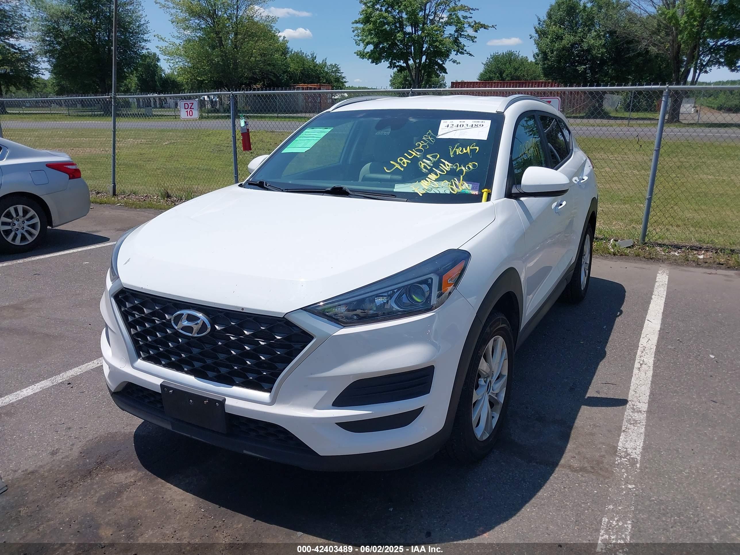 HYUNDAI TUCSON image 2