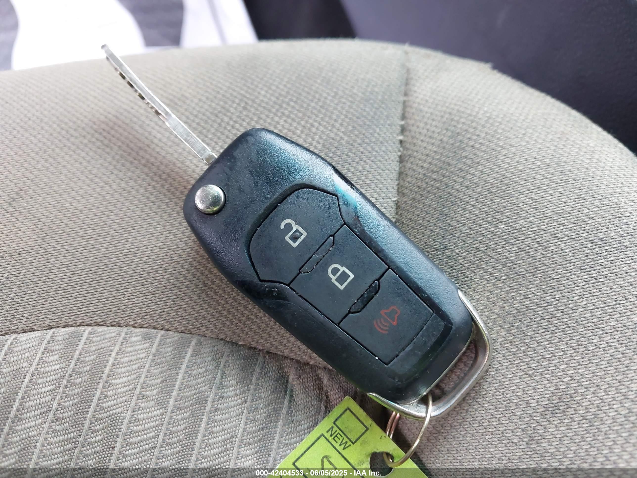 FORD EXPLORER image 11