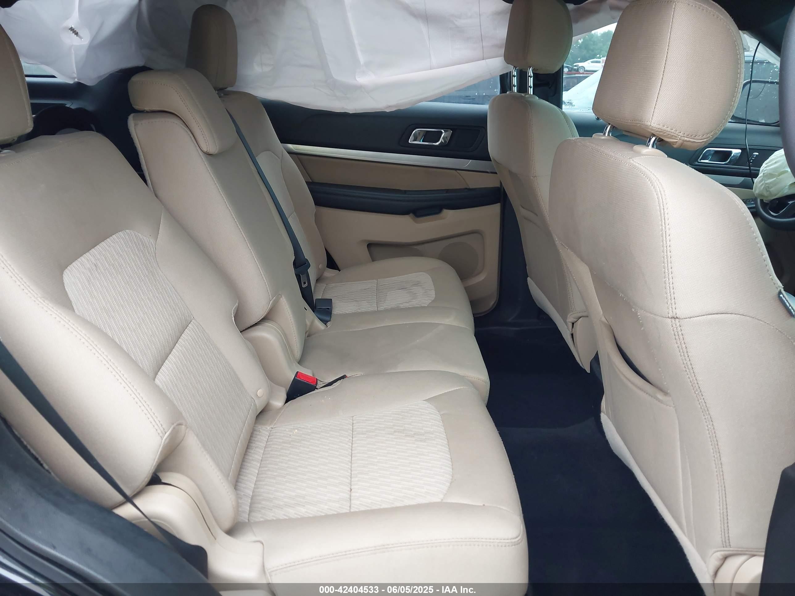 FORD EXPLORER image 8