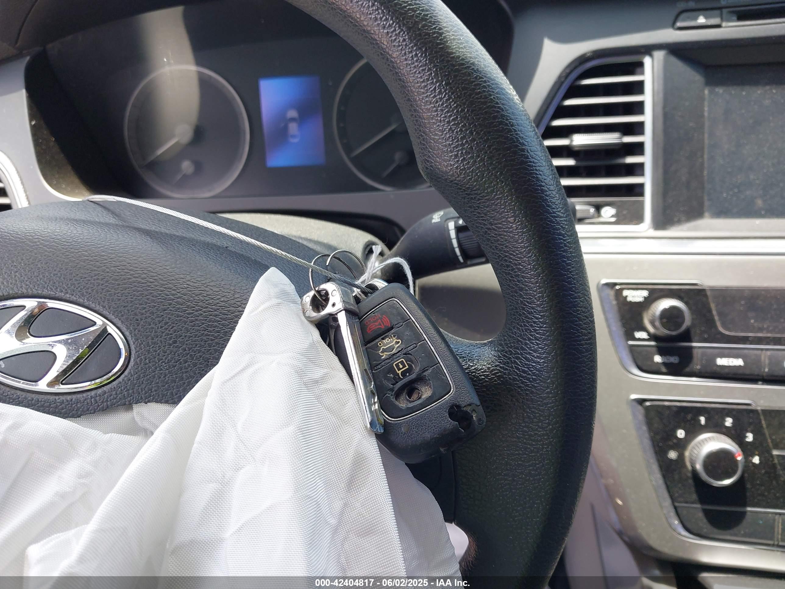 HYUNDAI SONATA image 11