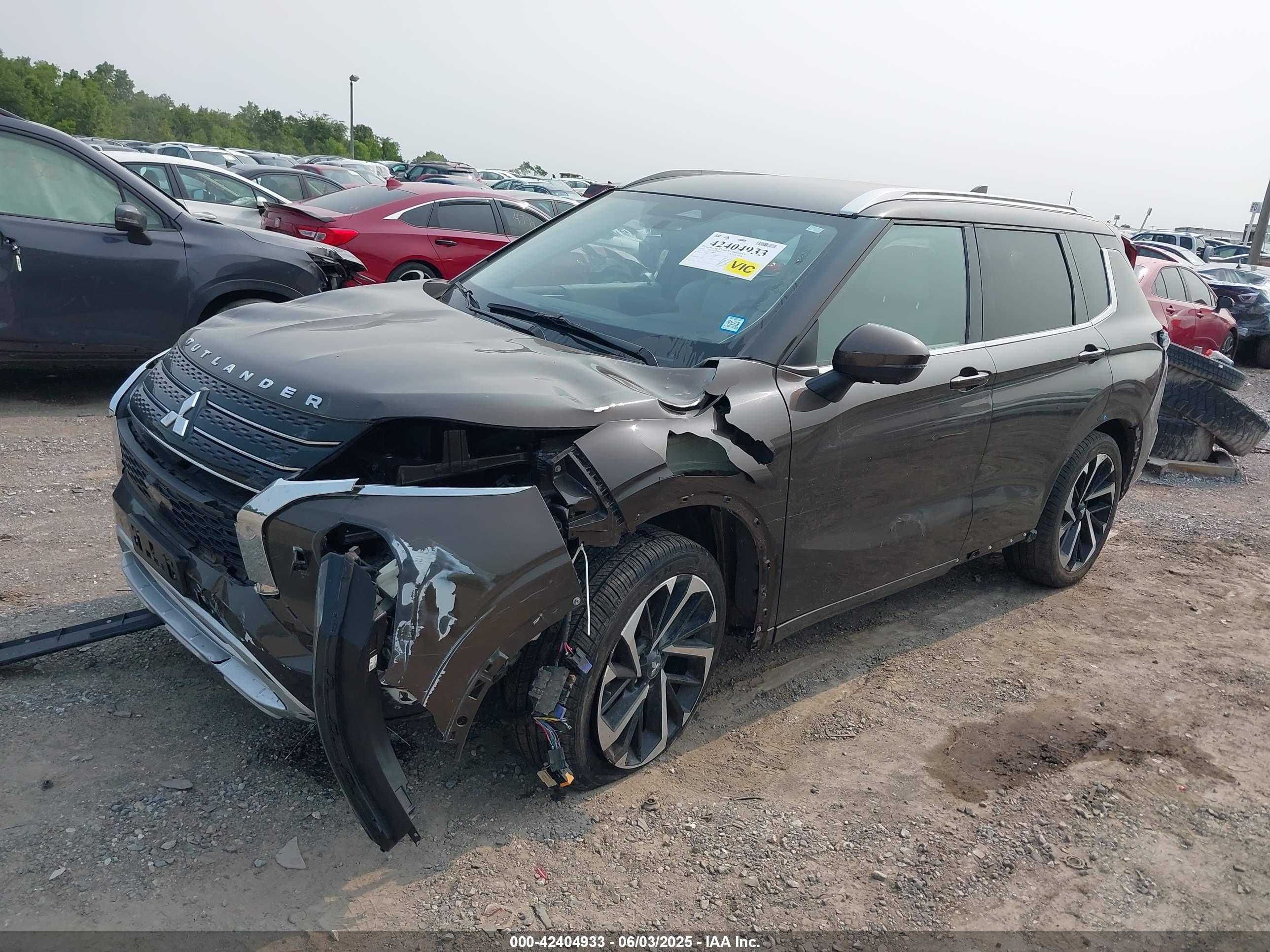 MITSUBISHI OUTLANDER image 6